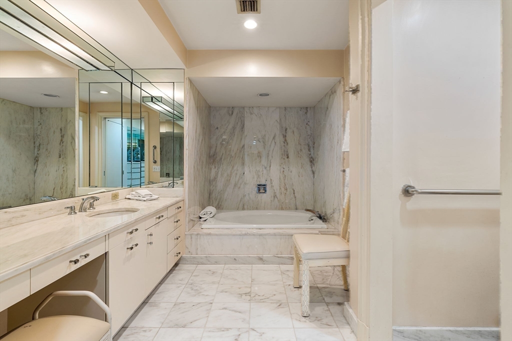 Boston, Massachusetts, 02116, United States, 3 Bedrooms Bedrooms, ,3 BathroomsBathrooms,Residential,For Sale,1850215