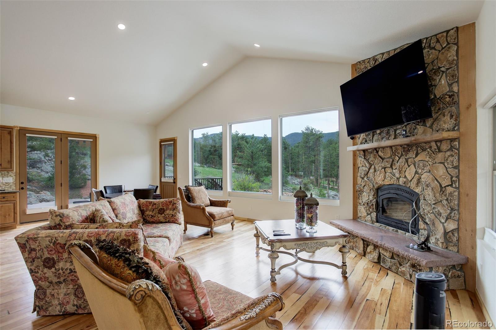 Lyons, Colorado, 80540, United States, 3 Bedrooms Bedrooms, ,1 BathroomBathrooms,Residential,For Sale,1942117