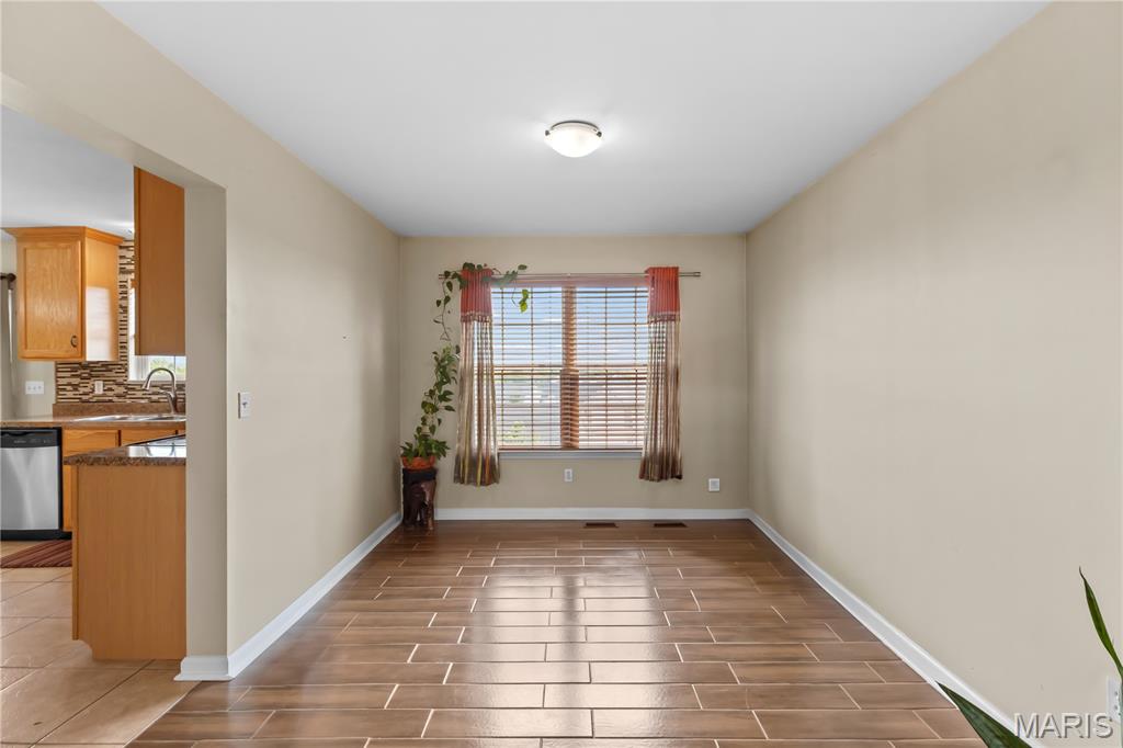 Arnold, Missouri, 63010, United States, 5 Bedrooms Bedrooms, ,4 BathroomsBathrooms,Residential,For Sale,1876130