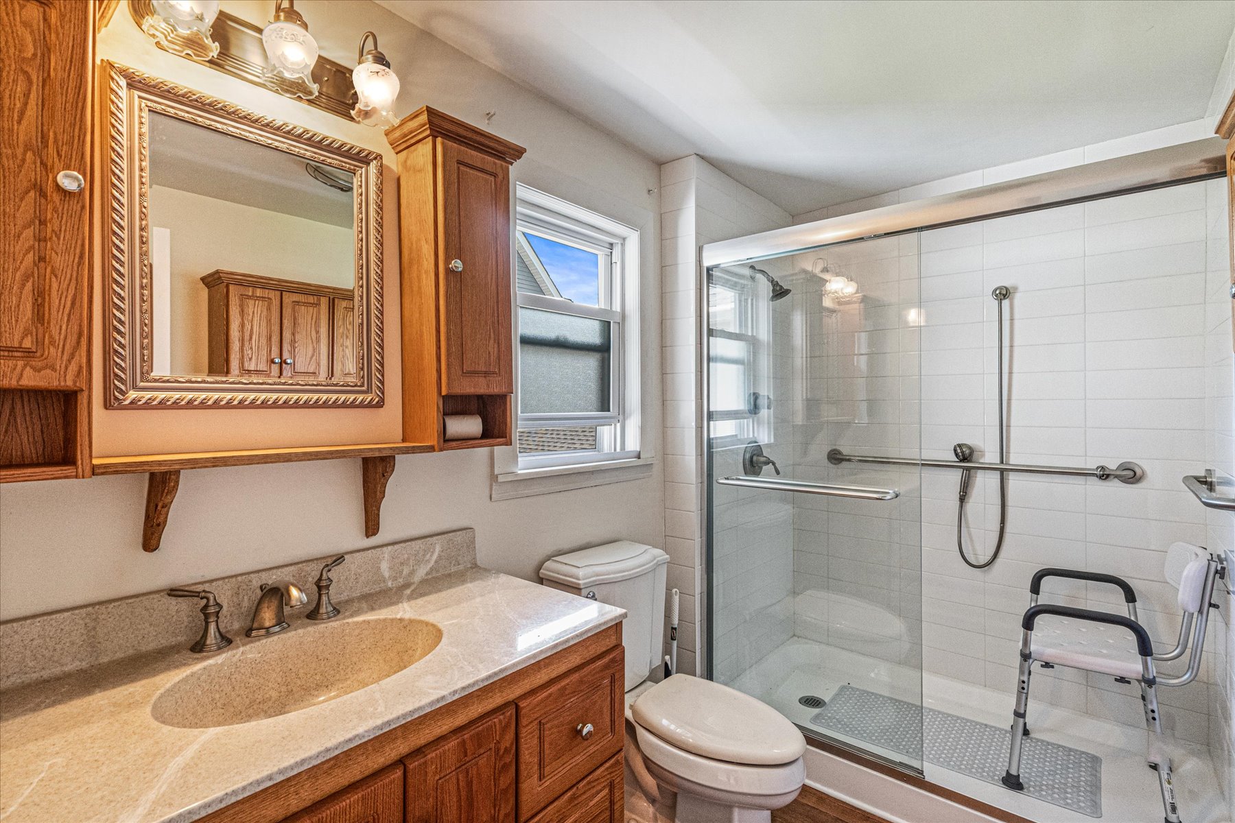  209-72 45th Drive, Bayside, NY, 11361 - 物件實景