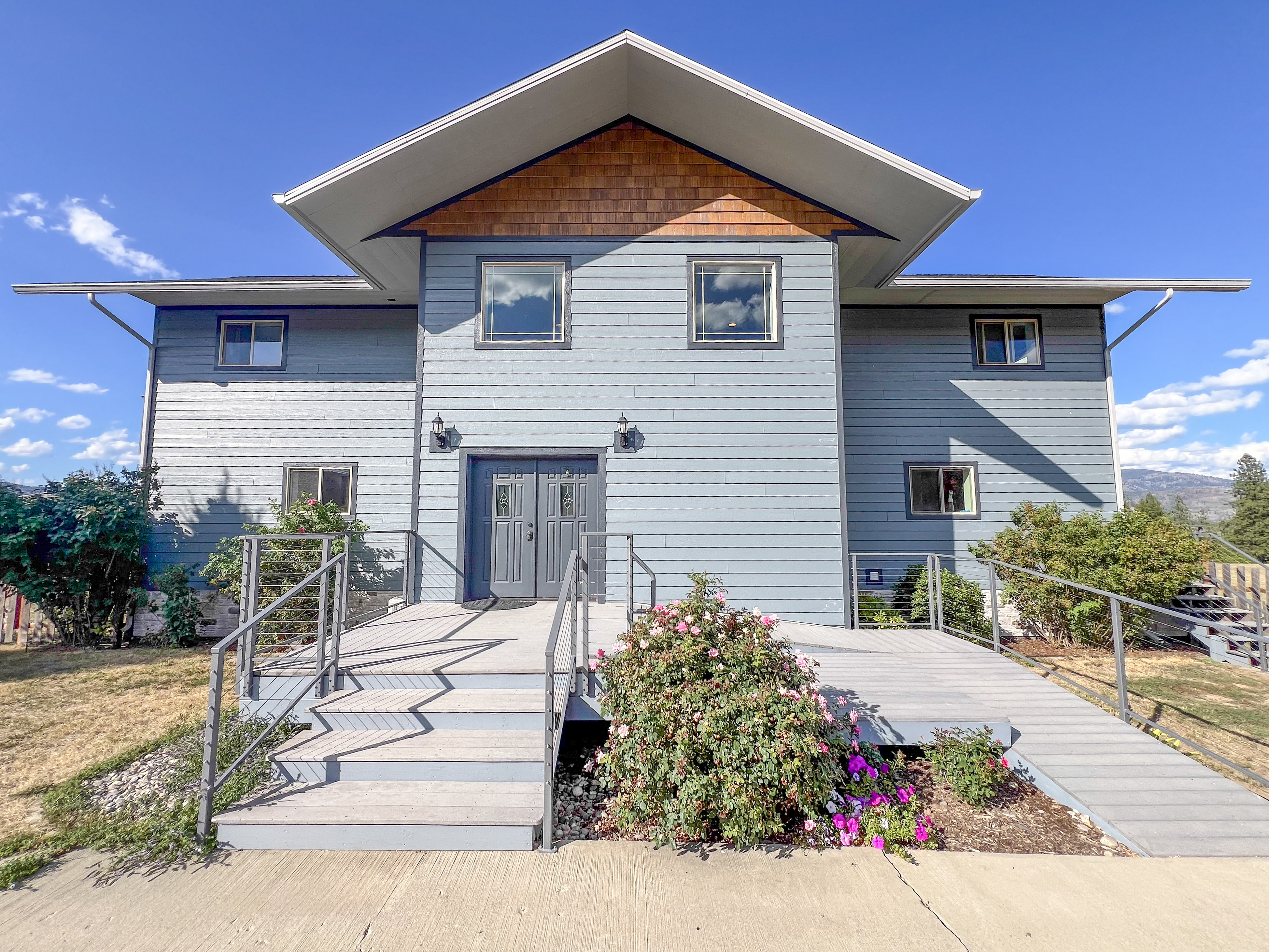 Kettle Falls, Washington, 99141, United States, 4 Bedrooms Bedrooms, ,4 BathroomsBathrooms,Residential,For Sale,1984366