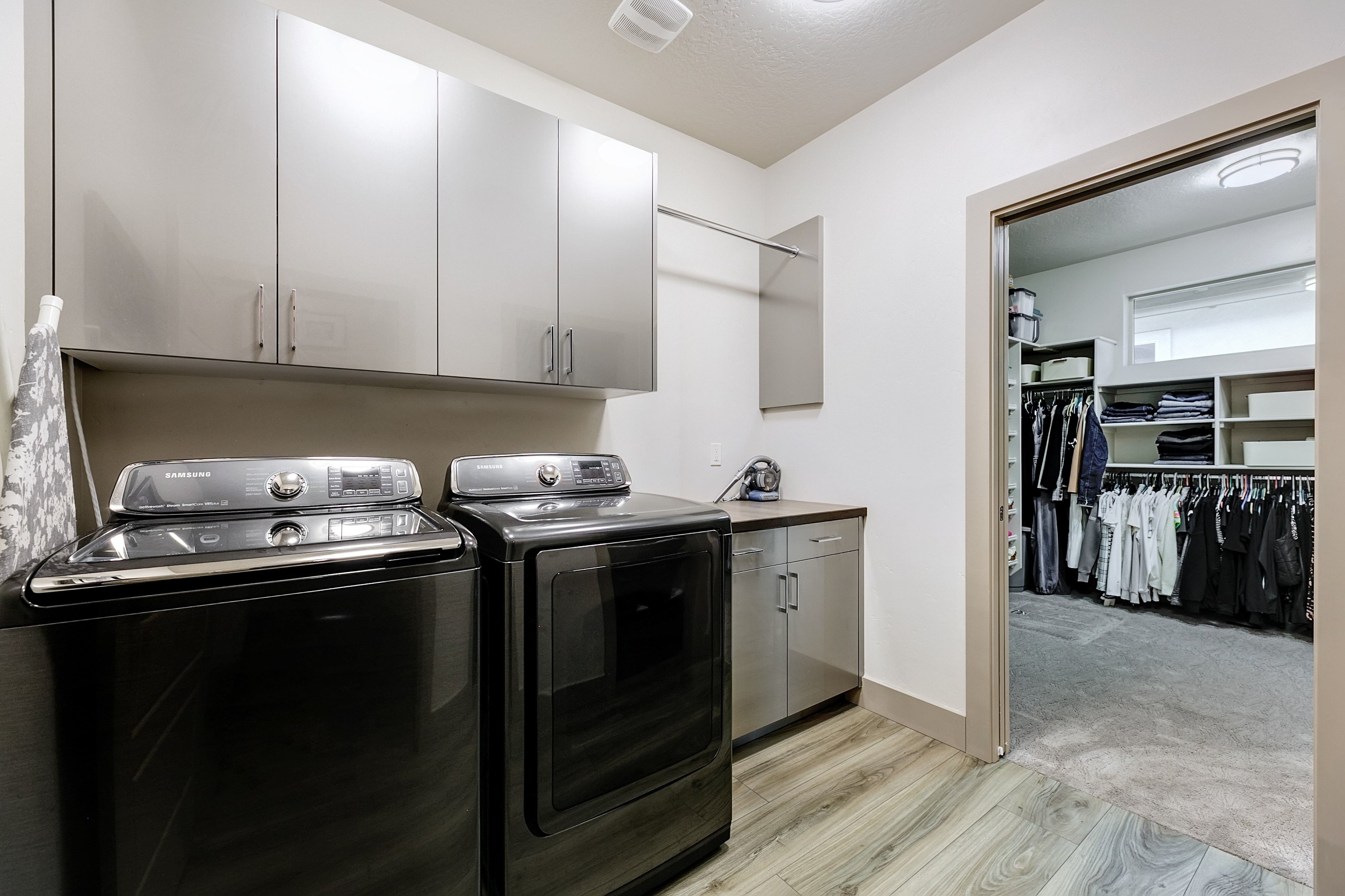  Beautiful Single Level - Former Builder Model Home - 物件實景