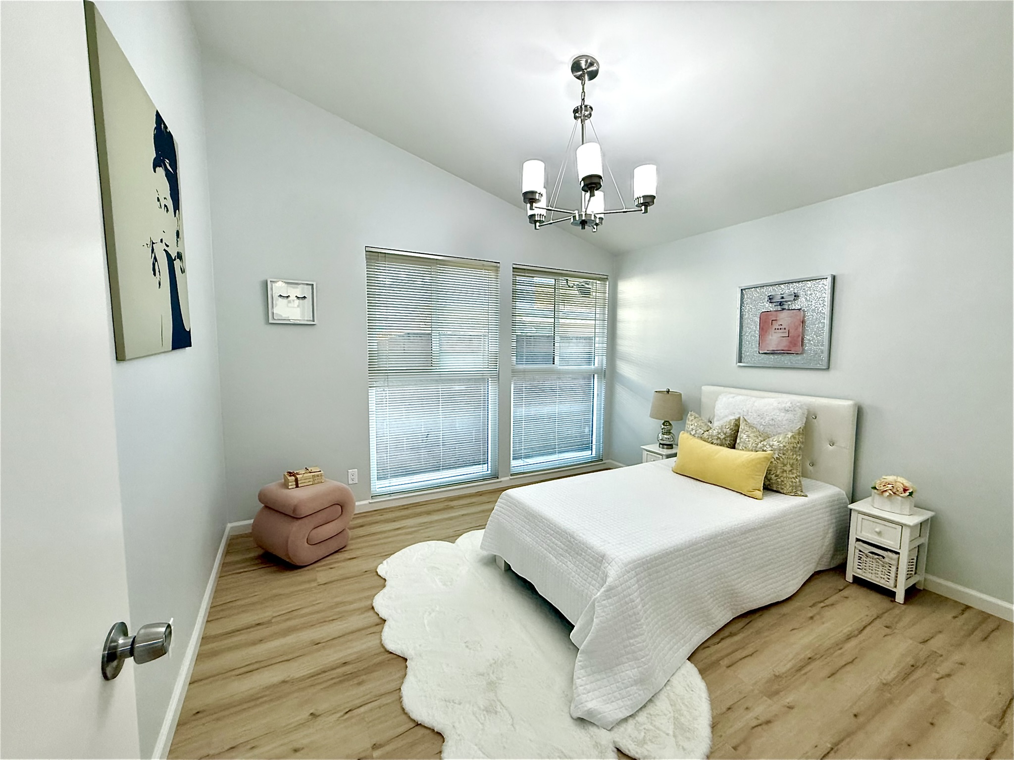Los Alamitos, California, 90720, United States, 5 Bedrooms Bedrooms, ,4 BathroomsBathrooms,Residential,For Sale,1895084