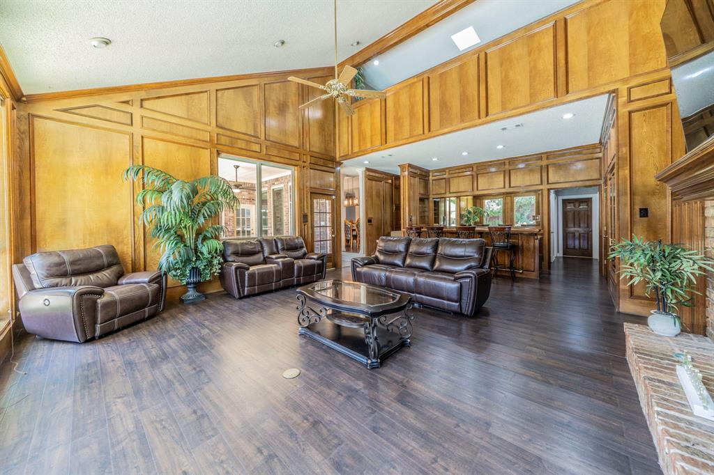 Arlington, Texas, 76013, United States, 4 Bedrooms Bedrooms, ,4 BathroomsBathrooms,Residential,For Sale,1978086