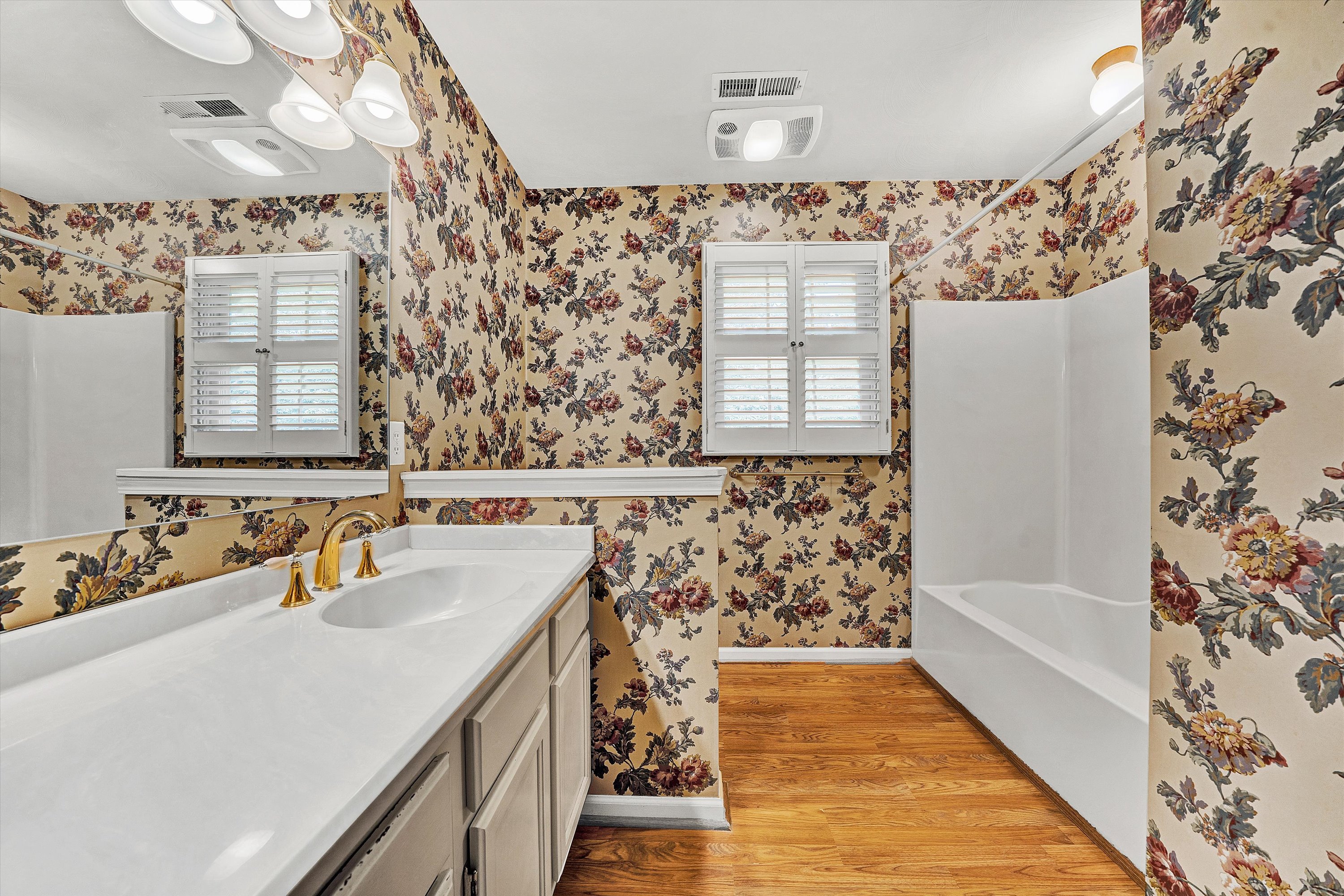 Bedford, Virginia, 24523, United States, 4 Bedrooms Bedrooms, ,4 BathroomsBathrooms,Residential,For Sale,1914324