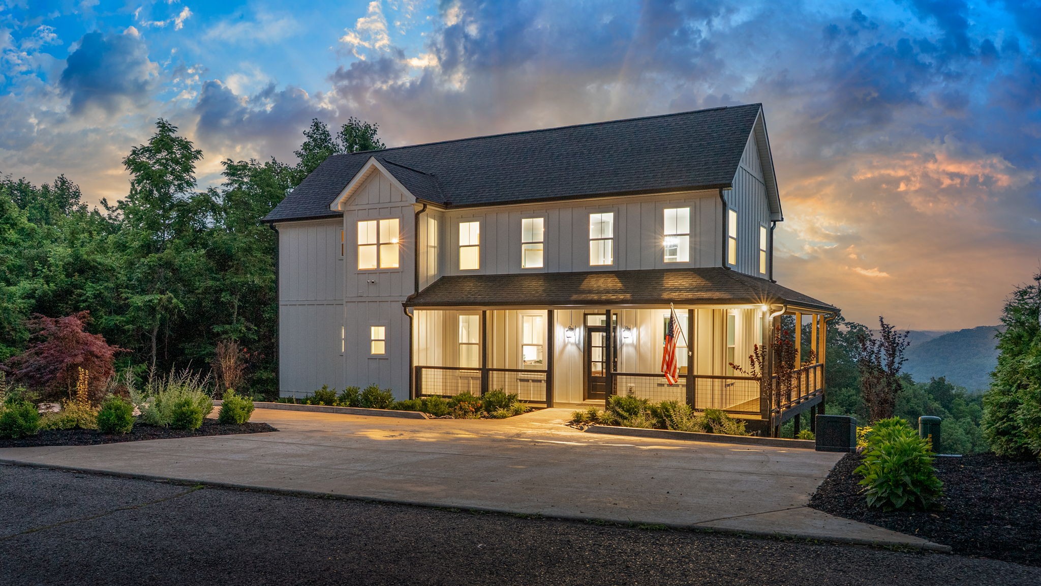 Smithville, Tennessee, 37166, United States, 3 Bedrooms Bedrooms, ,4 BathroomsBathrooms,Residential,For Sale,1935020