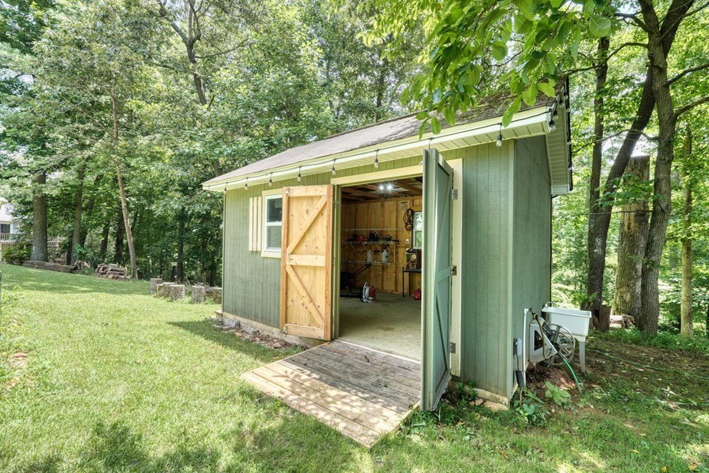 Blairsville, Georgia, 30512, United States, 4 Bedrooms Bedrooms, ,3 BathroomsBathrooms,Residential,For Sale,1983260