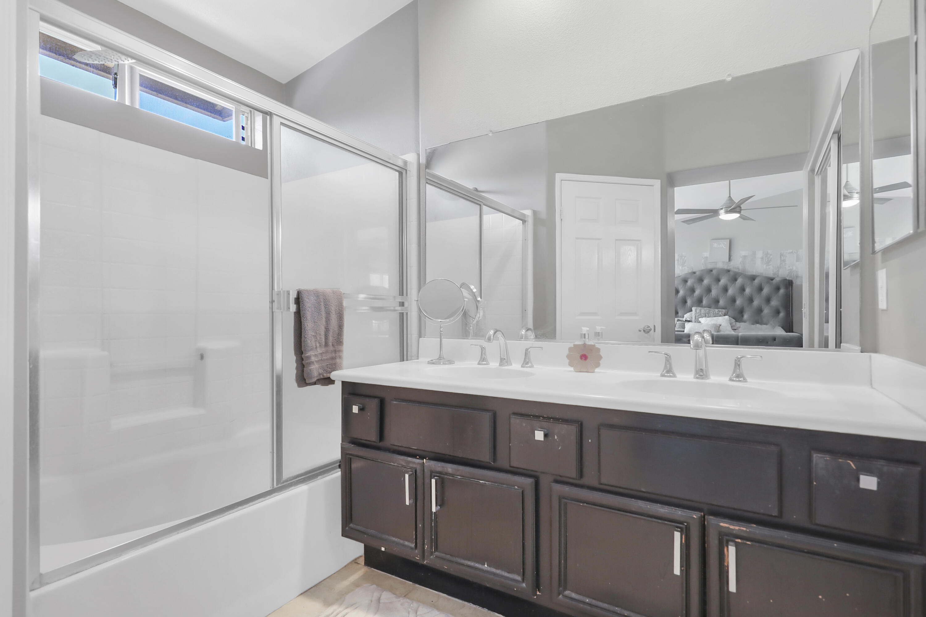 Indio, California, 92201, United States, 4 Bedrooms Bedrooms, ,3 BathroomsBathrooms,Residential,For Sale,1950105