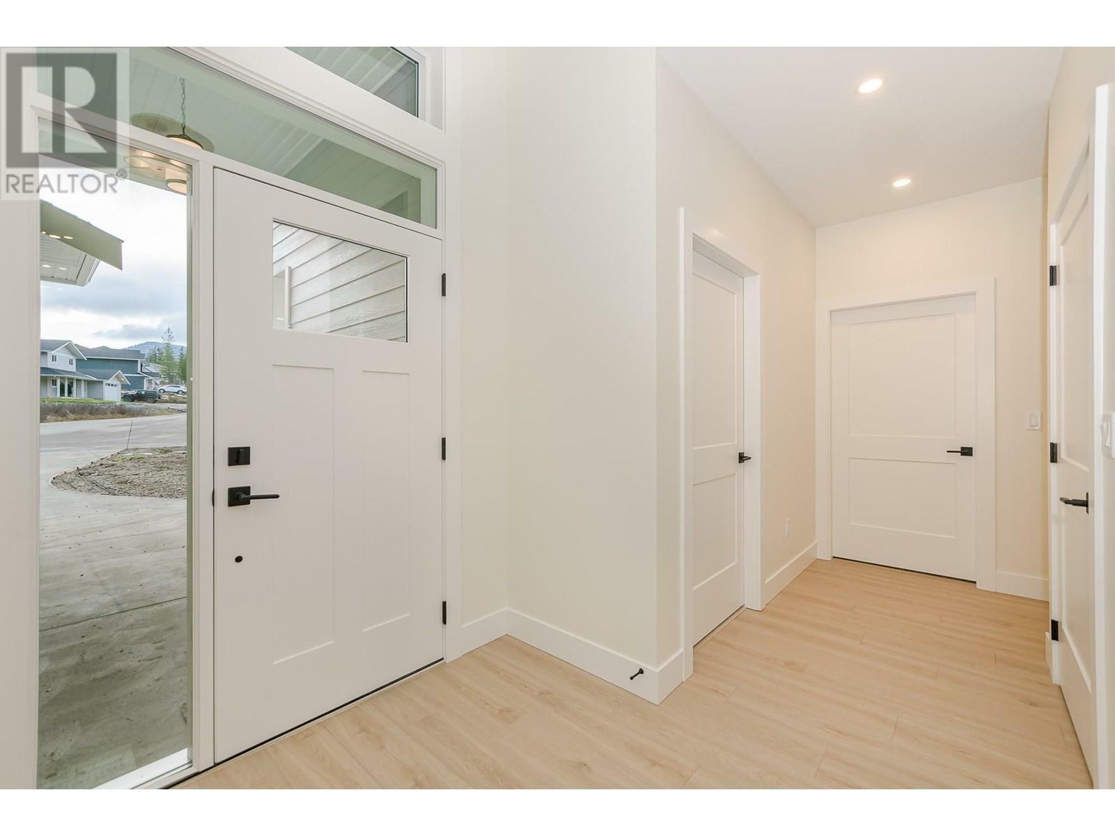 BLIND BAY, British Columbia, V0E 1H0, CA, 3 Bedrooms Bedrooms, ,2 BathroomsBathrooms,Residential,For Sale,1836853