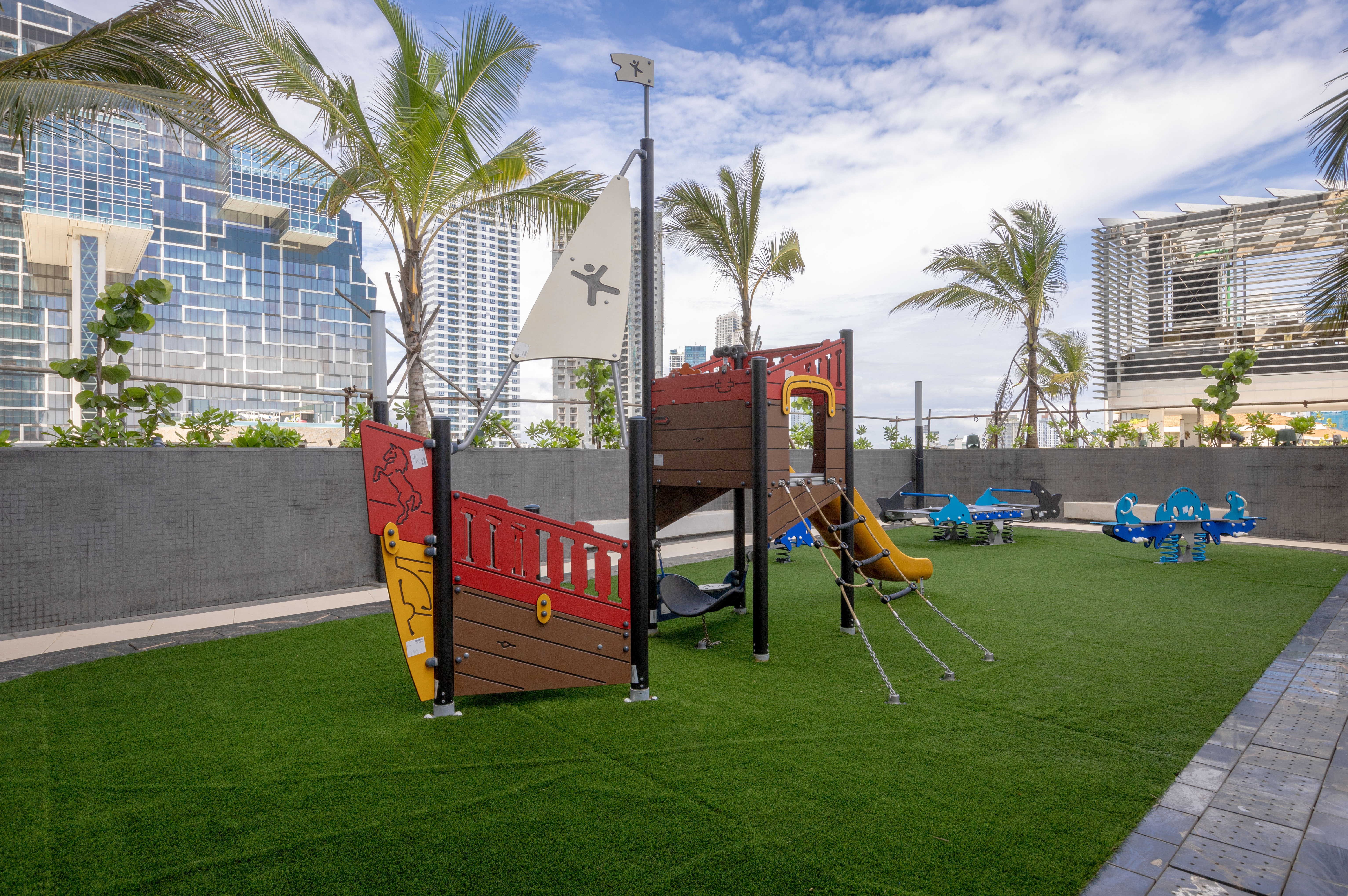  Sky Mansion on 7th floor with ocean views at Sapphire Residences - 物件實景