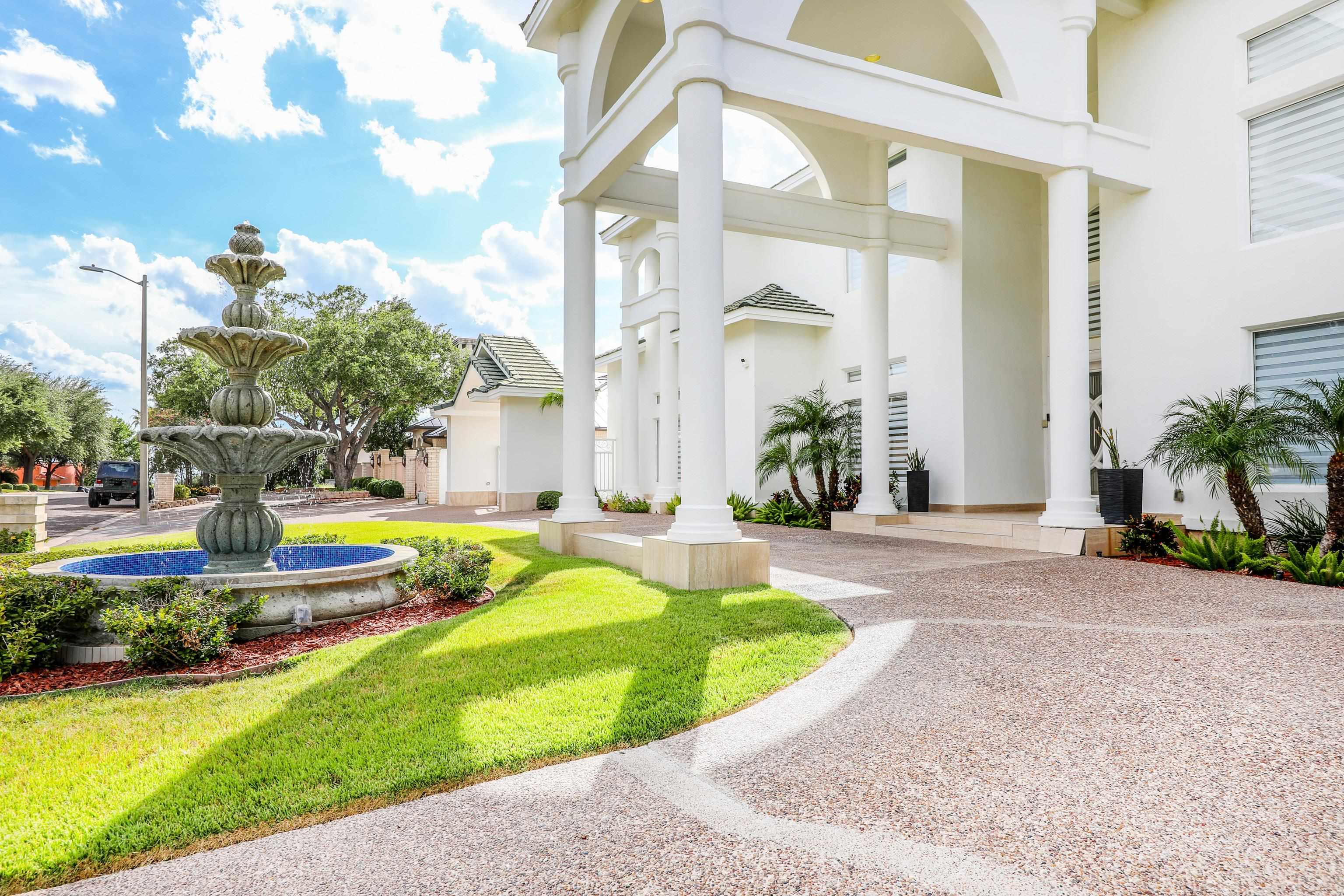 Laredo, Texas, 78041, United States, 4 Bedrooms Bedrooms, ,6 BathroomsBathrooms,Residential,For Sale,1989107