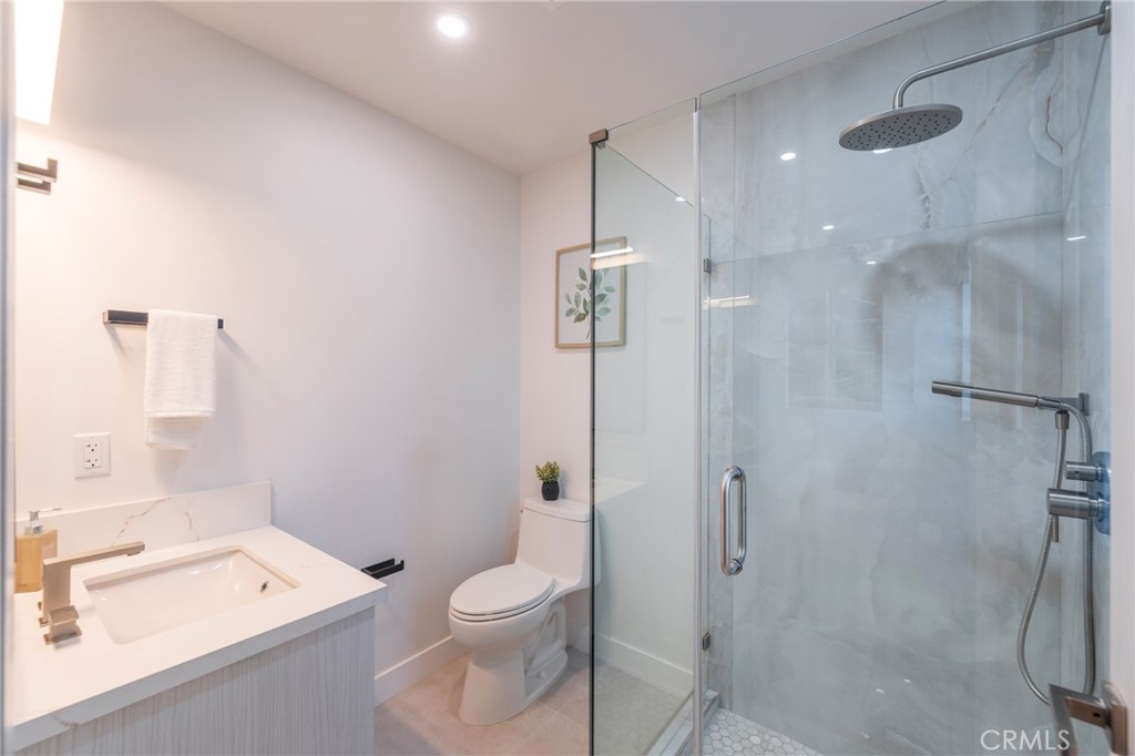 Huntington Beach, California, 92648, United States, 3 Bedrooms Bedrooms, ,5 BathroomsBathrooms,Residential,For Sale,2003455