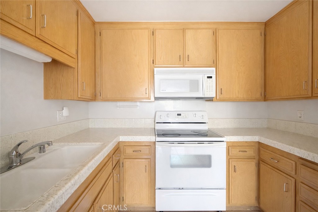 San Diego, California, 92103, United States, 2 Bedrooms Bedrooms, ,1 BathroomBathrooms,Residential,For Sale,2007825