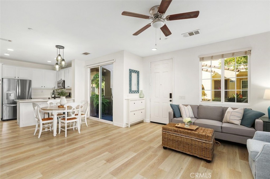 Temecula, California, 92592, United States, 3 Bedrooms Bedrooms, ,3 BathroomsBathrooms,Residential,For Sale,1970519