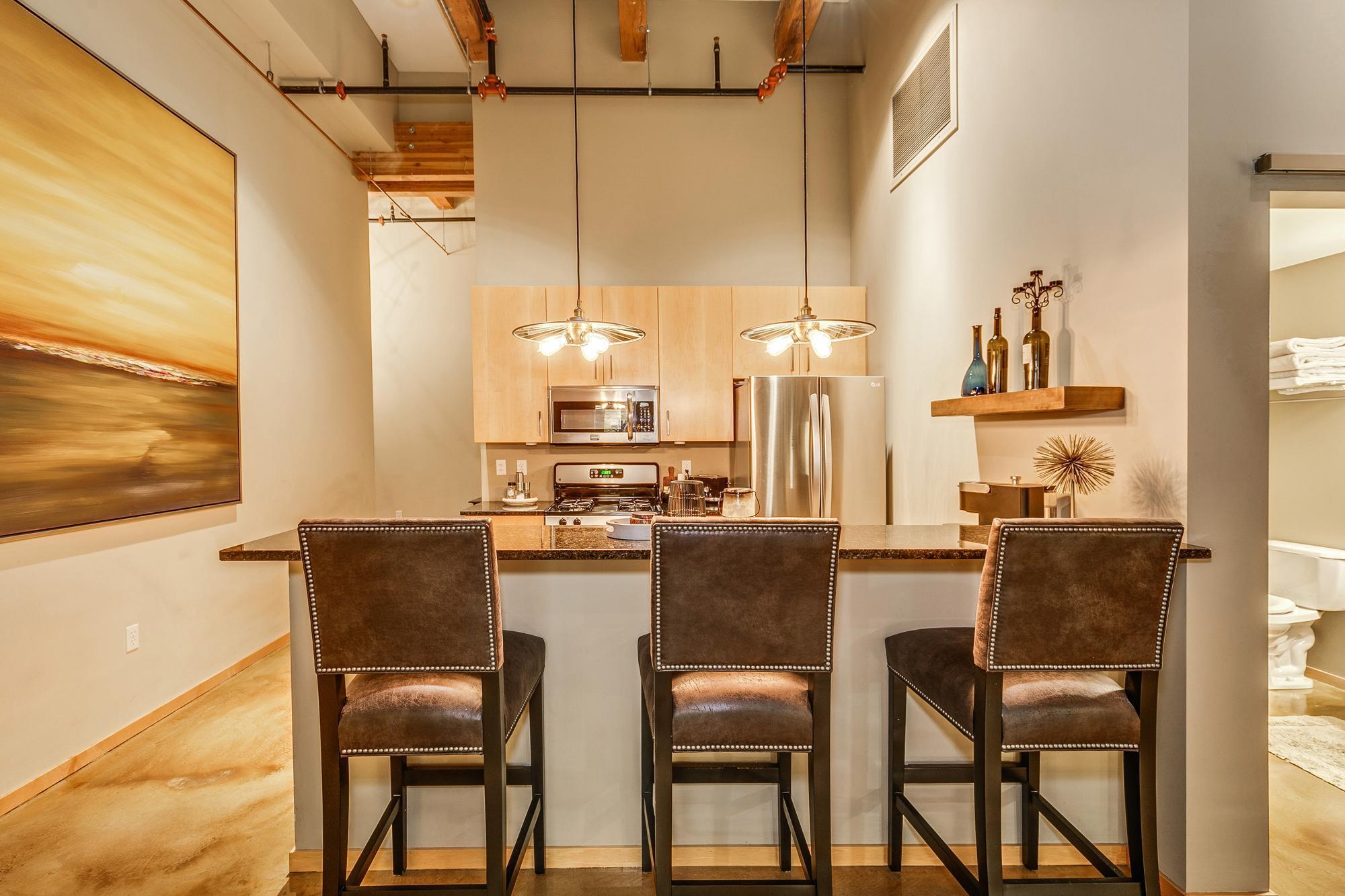 Saint Paul, Minnesota, 55101, United States, 2 Bedrooms Bedrooms, ,1 BathroomBathrooms,Residential,For Sale,1794377
