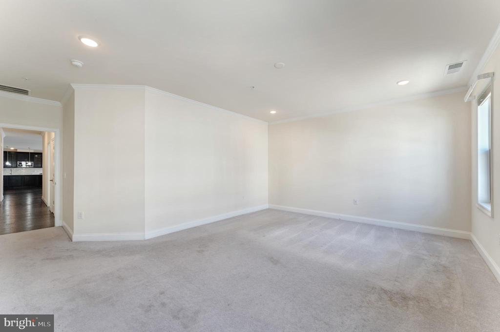 Ashburn, Virginia, 20148, United States, 3 Bedrooms Bedrooms, ,2 BathroomsBathrooms,Residential,For Sale,1977390