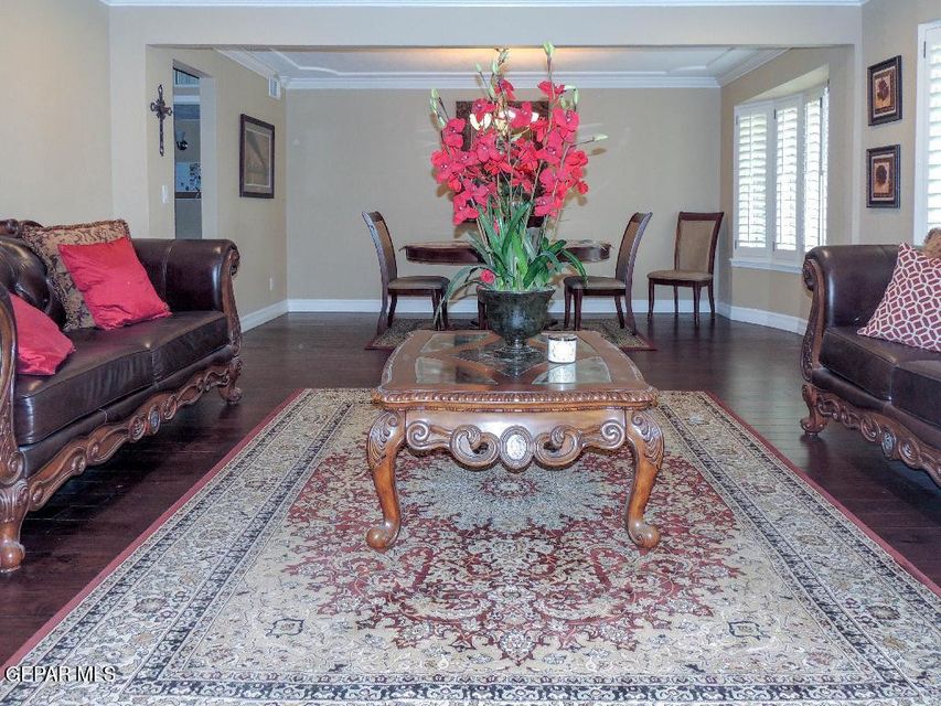 El Paso, Texas, 79935, United States, 4 Bedrooms Bedrooms, ,2 BathroomsBathrooms,Residential,For Sale,1923244