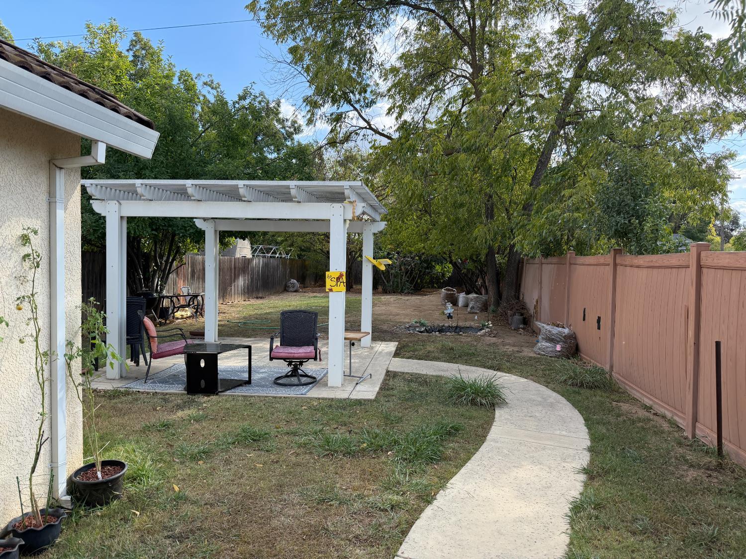 Sacramento, California, 95820, United States, 5 Bedrooms Bedrooms, ,3 BathroomsBathrooms,Residential,For Sale,1976427