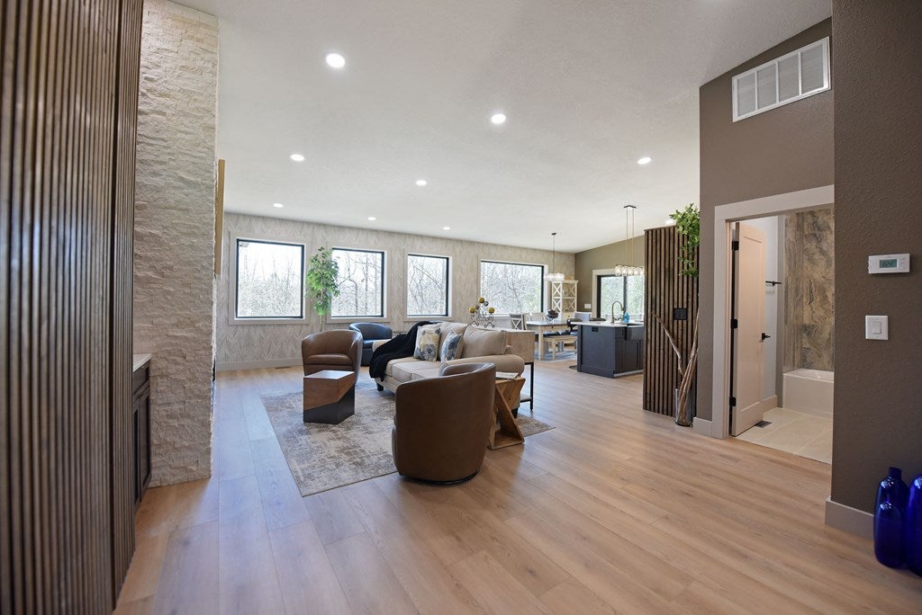 Young Harris, Georgia, 30582, United States, 3 Bedrooms Bedrooms, ,2 BathroomsBathrooms,Residential,For Sale,1964229