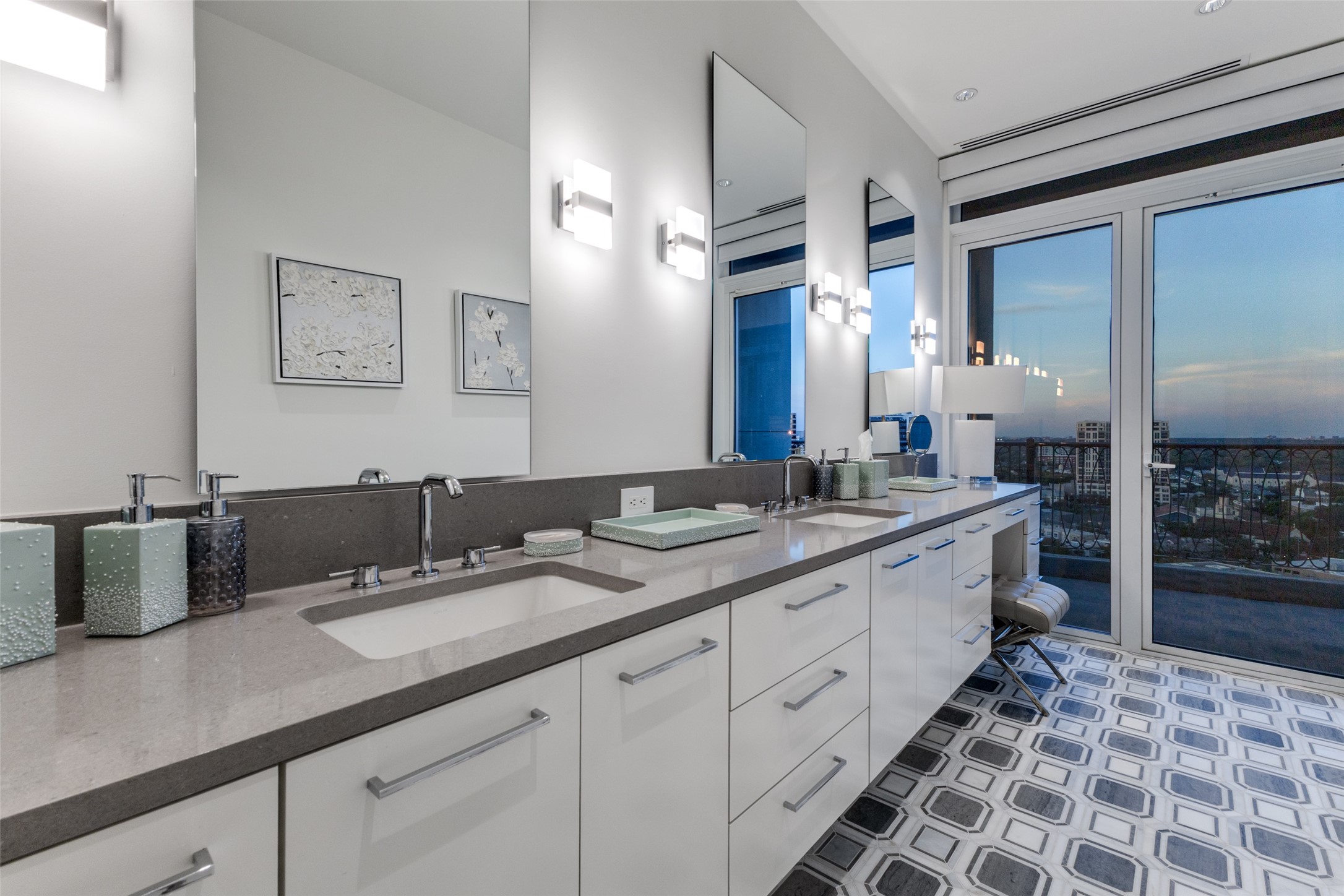 Dallas, Texas, 75219, United States, 3 Bedrooms Bedrooms, ,4 BathroomsBathrooms,Residential,For Sale,1993502