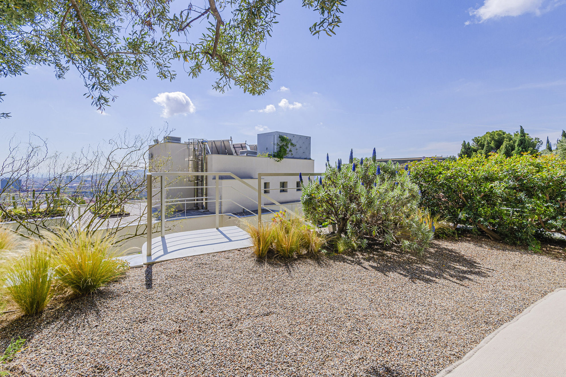  Property with breathtaking views surrounded by tropical garden - 物件實景