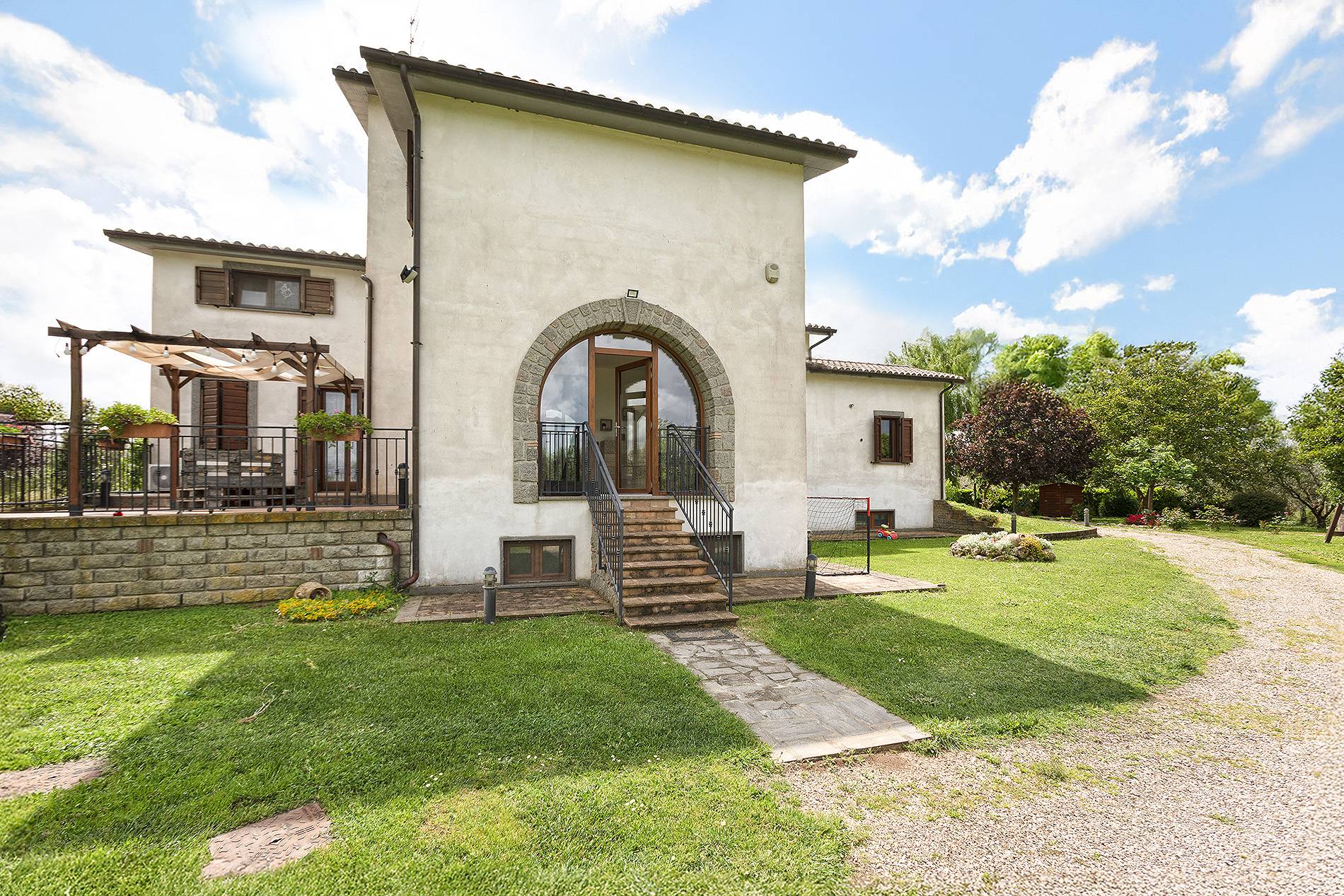 Viterbo, Viterbo, 01100, IT, 6 Bedrooms Bedrooms, ,4 BathroomsBathrooms,Residential,For Sale,1829158
