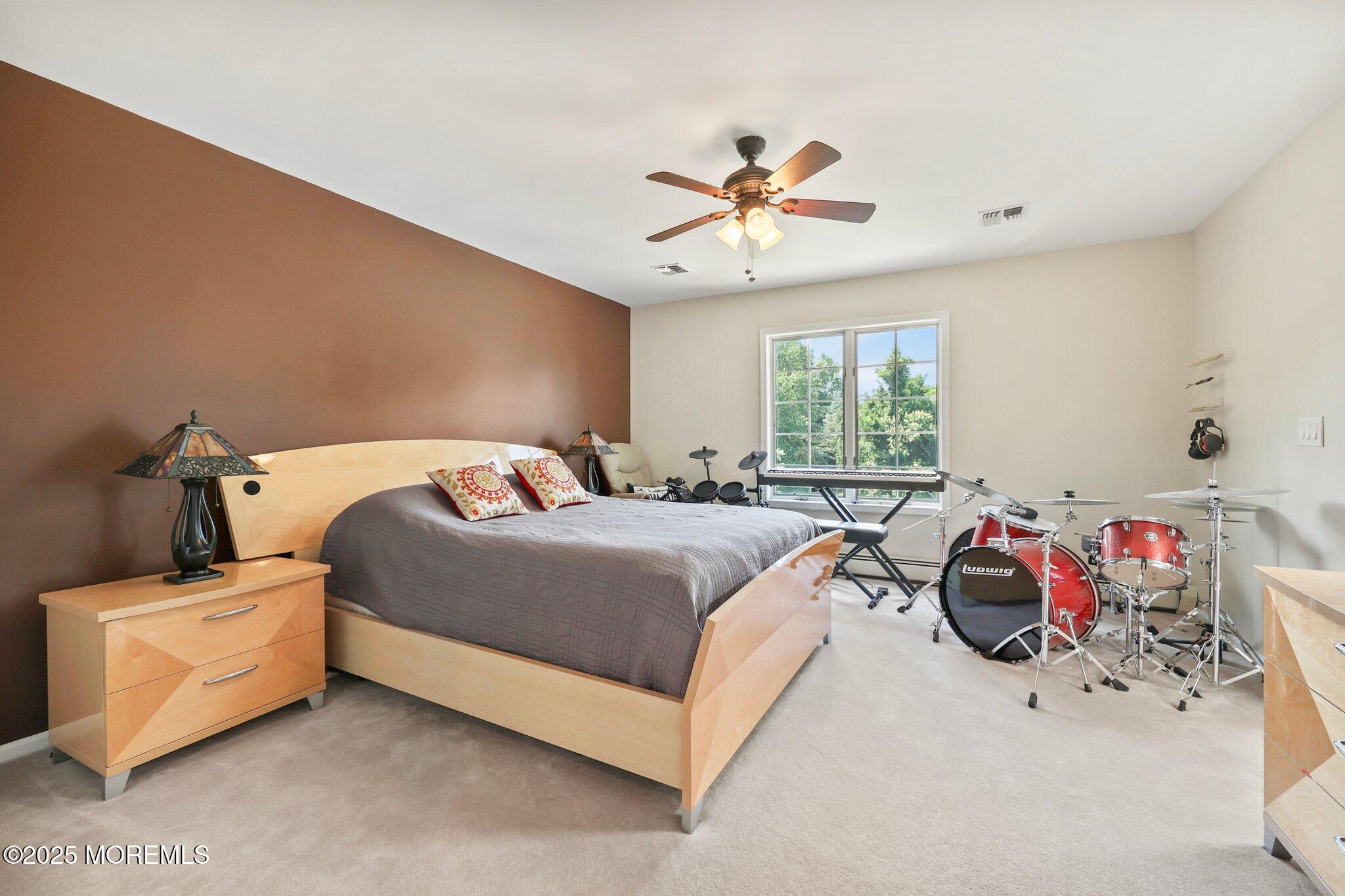 Manalapan, New Jersey, 07726, United States, 5 Bedrooms Bedrooms, ,7 BathroomsBathrooms,Residential,For Sale,1979083