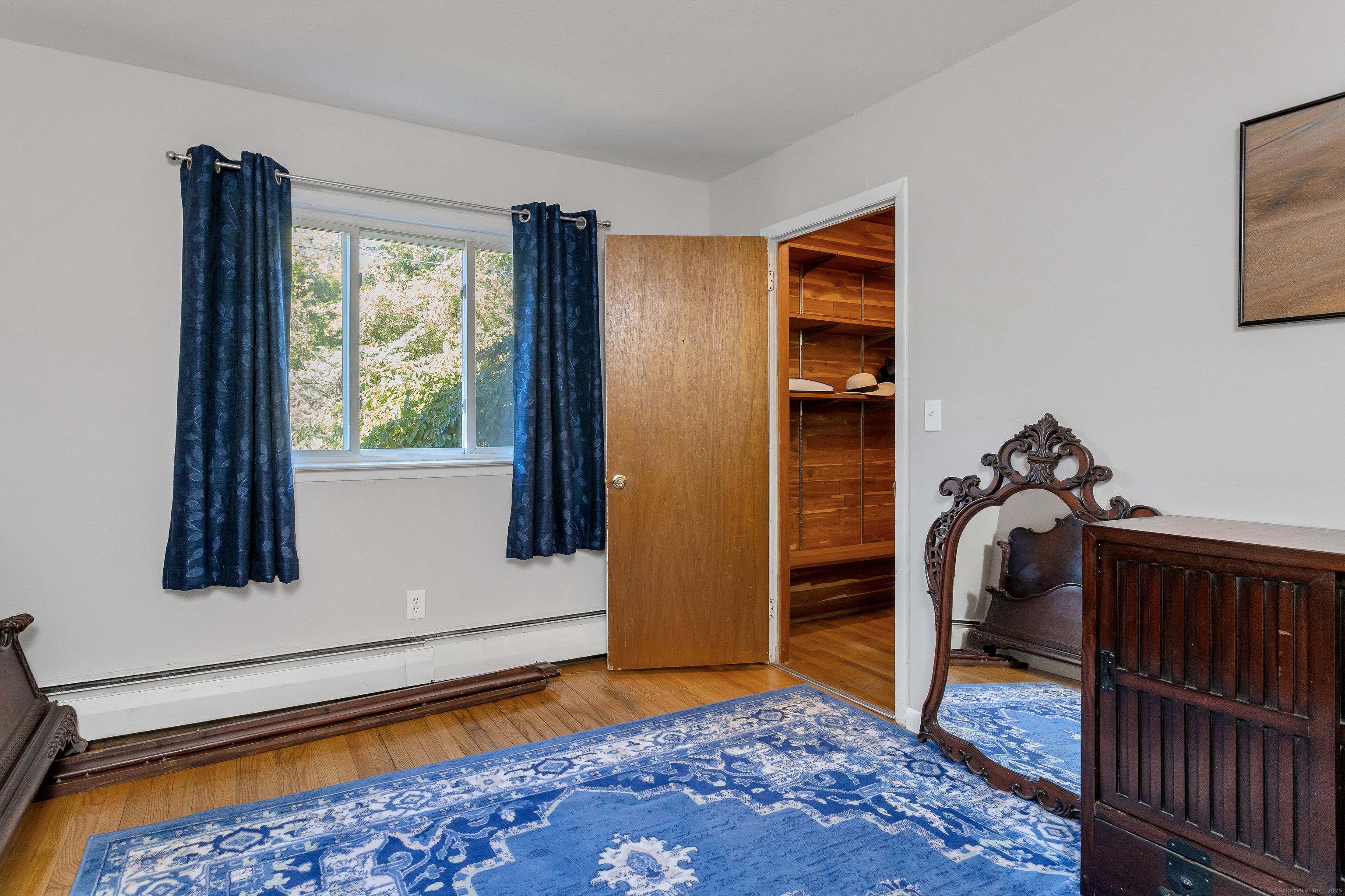 Brookfield, Connecticut, 06804, United States, 3 Bedrooms Bedrooms, ,2 BathroomsBathrooms,Residential,For Sale,1934306