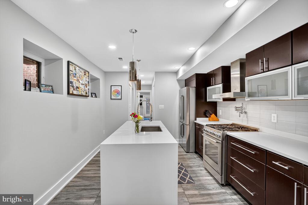 Washington, District of Columbia, 20010, United States, 2 Bedrooms Bedrooms, ,2 BathroomsBathrooms,Residential,For Sale,1975364