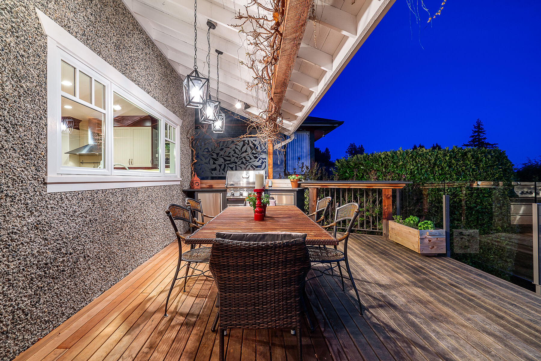  Ideal Dundarave Location - 物件實景