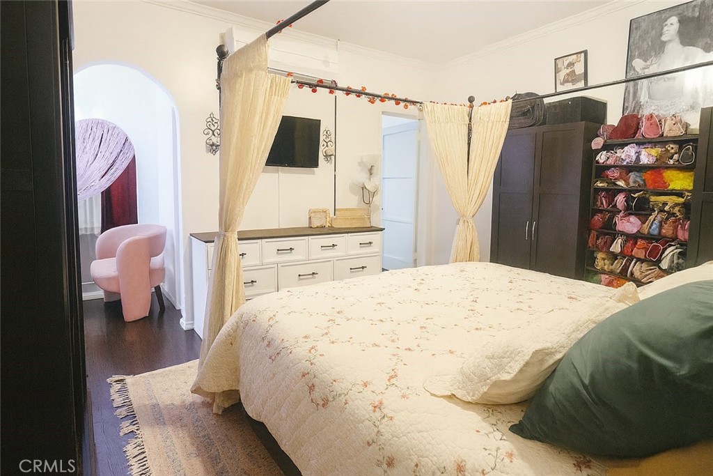 Los Angeles, California, 90019, United States, ,Residential,For Sale,1905705