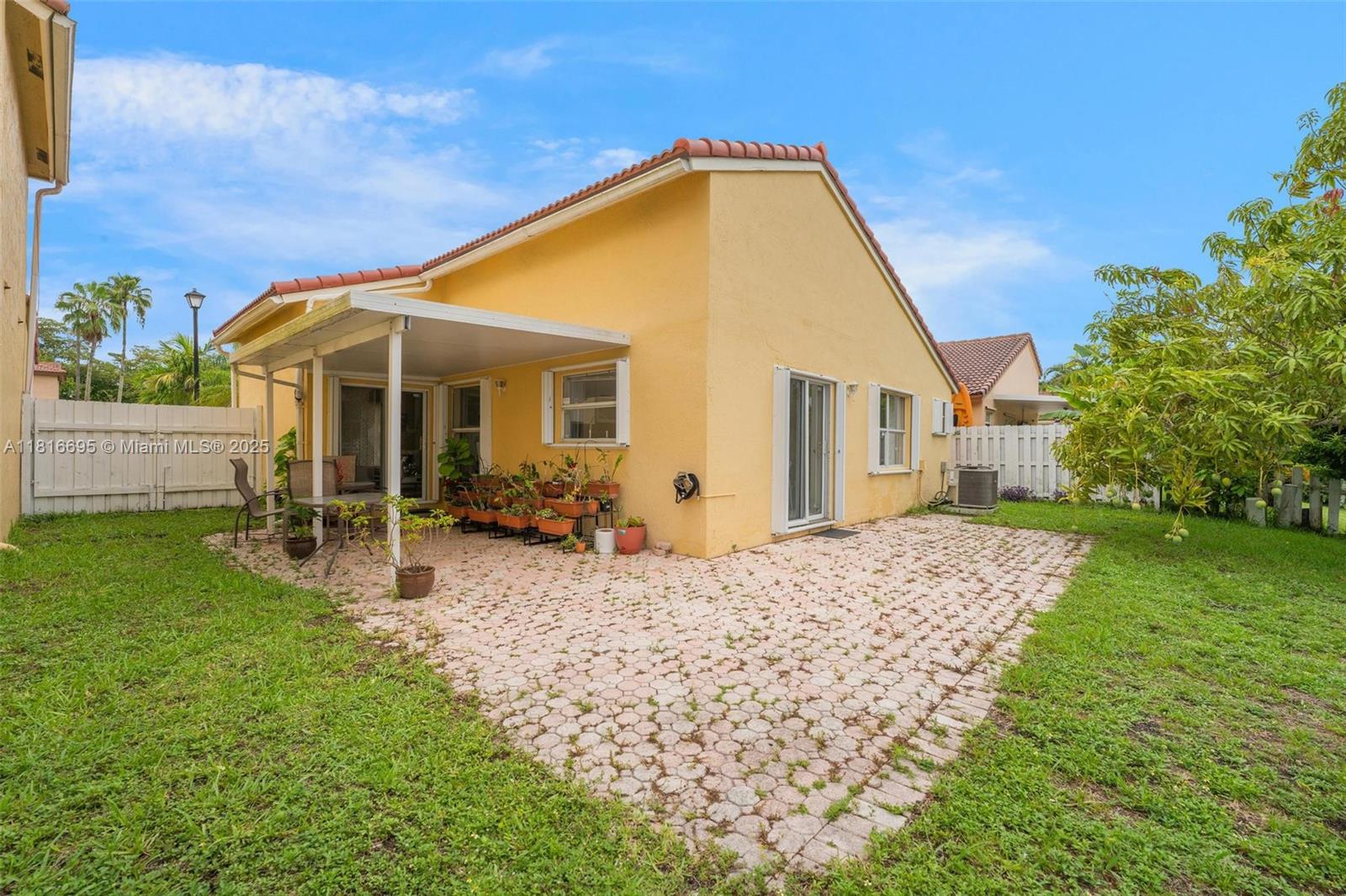 Sunrise, Florida, 33323, United States, 3 Bedrooms Bedrooms, ,3 BathroomsBathrooms,Residential,For Sale,1848108