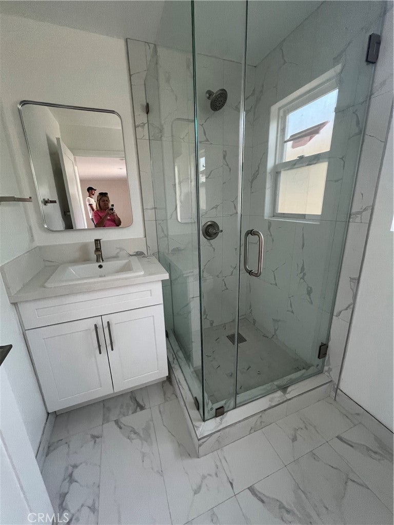 Los Angeles, California, 90027, United States, ,Residential,For Sale,1940498