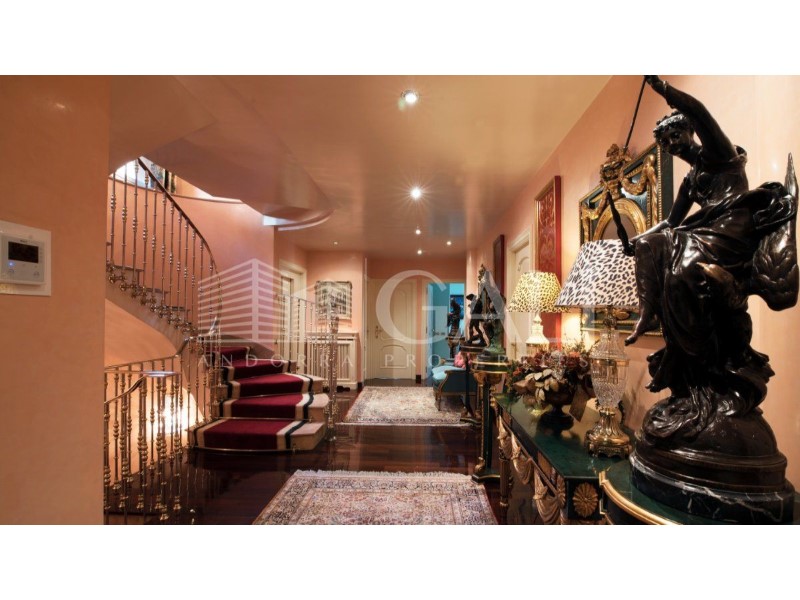 Andorra la Vella, Andorra, AD, 5 Bedrooms Bedrooms, ,4 BathroomsBathrooms,Residential,For Sale,1627592