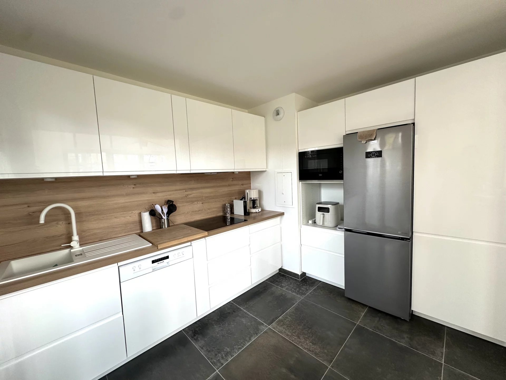 Le Vésinet, Île-de-France, 78110, FR, 2 Bedrooms Bedrooms, ,1 BathroomBathrooms,Residential,For Sale,1994507