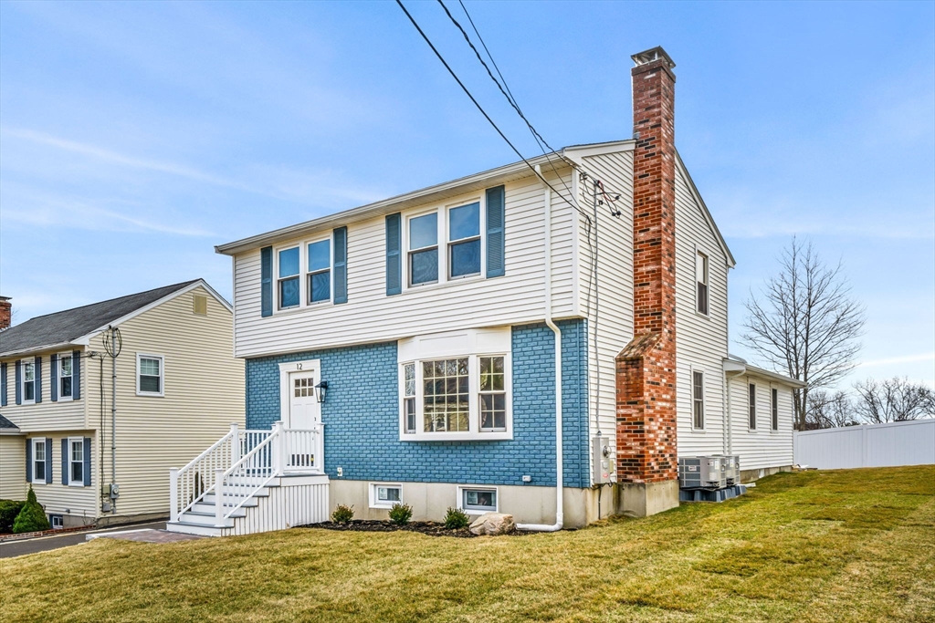 Boston, Massachusetts, 02132, United States, 3 Bedrooms Bedrooms, ,2 BathroomsBathrooms,Residential,For Sale,1898470