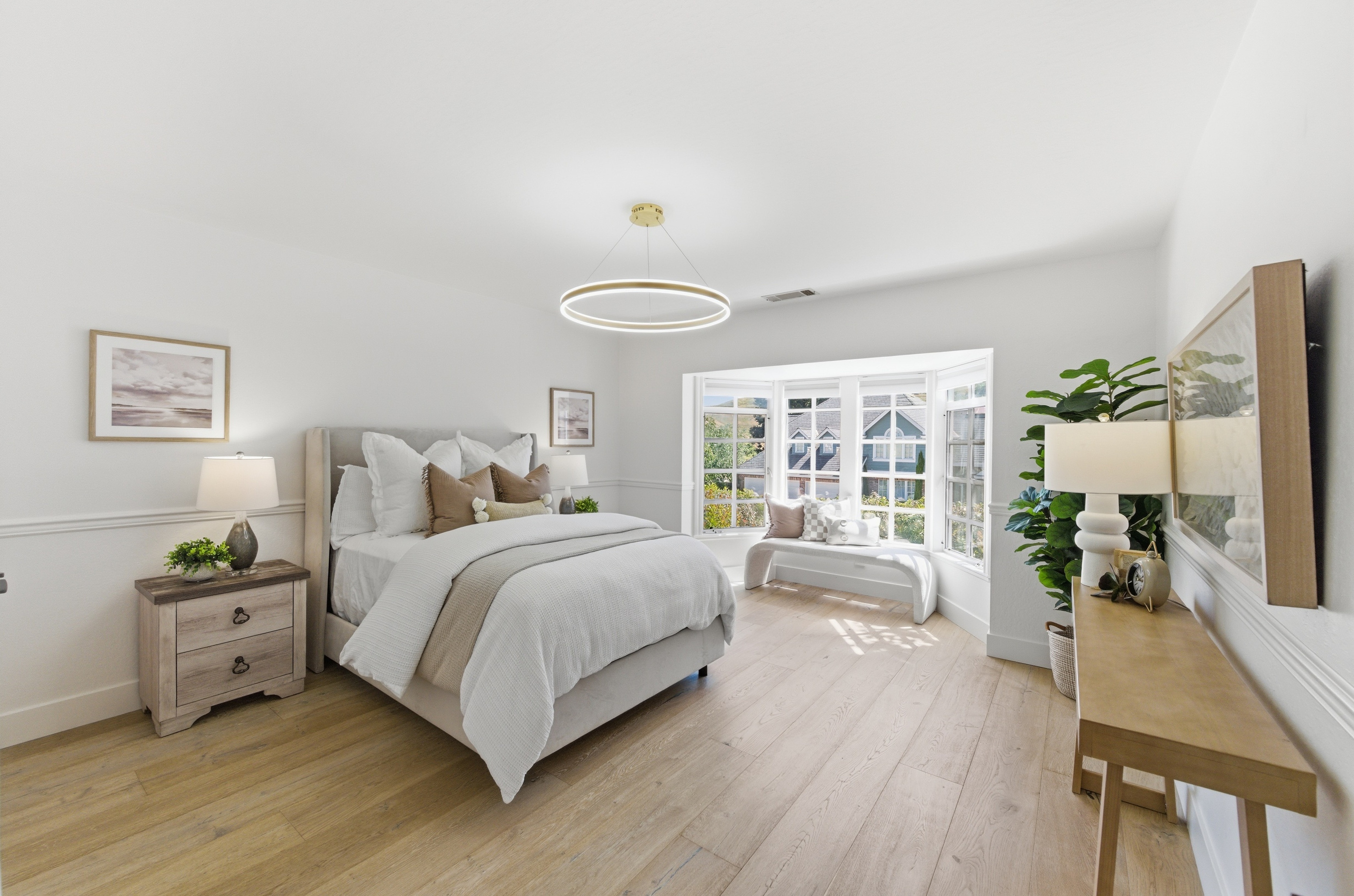  Timeless Transitional Estate with Resort-Style Backyard - 物件實景