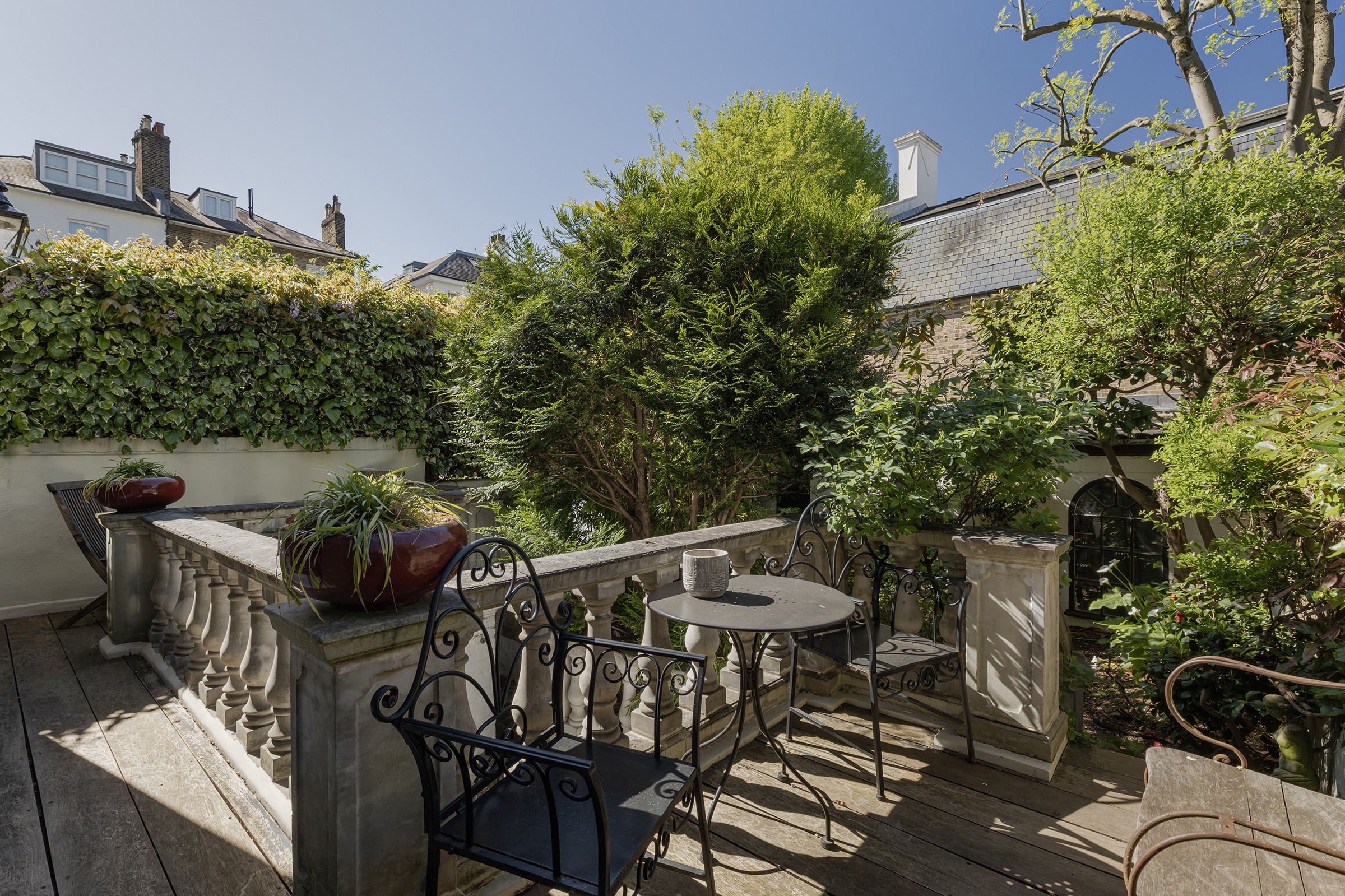  A Raised Ground Floor Apartment with a South-West Facing Garden and Garage - 物件實景