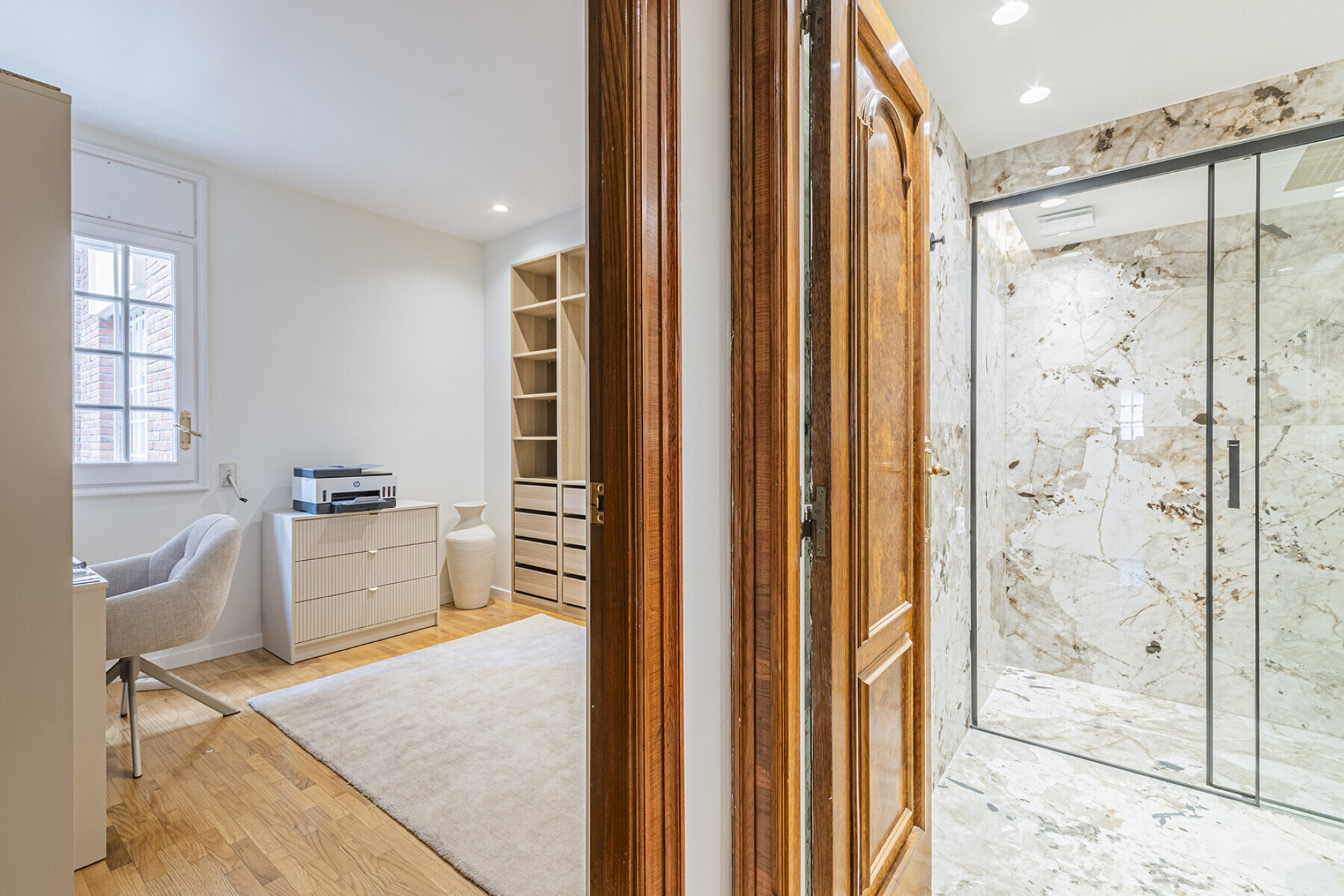  Exclusive apartment with a terrace in a prestigious gated community in Barcelona - 物件實景