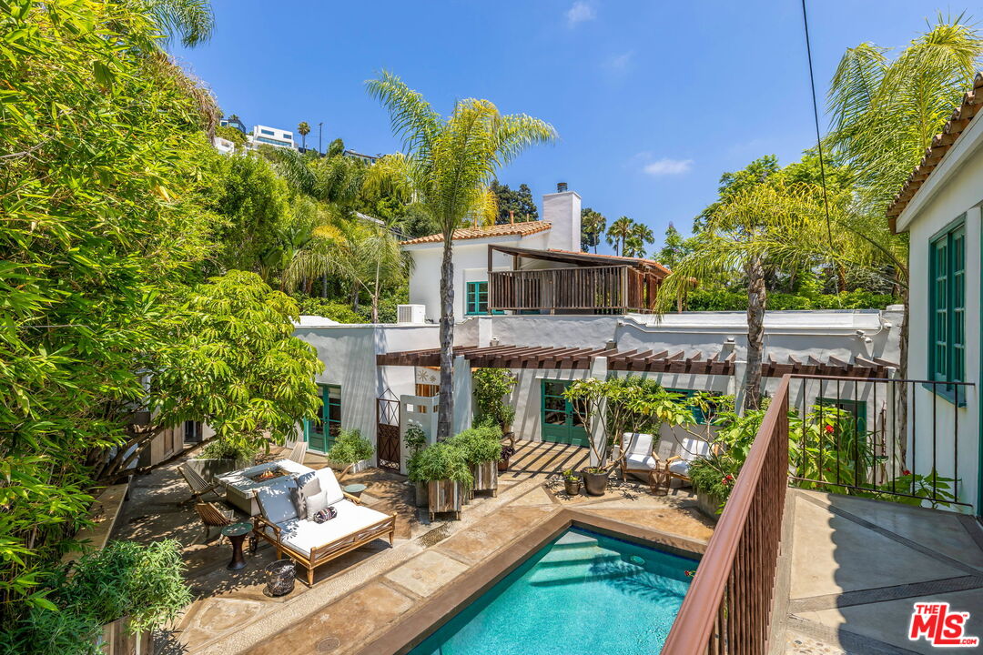 Los Angeles, California, 90069, United States, 4 Bedrooms Bedrooms, ,4 BathroomsBathrooms,Residential,For Sale,1911596