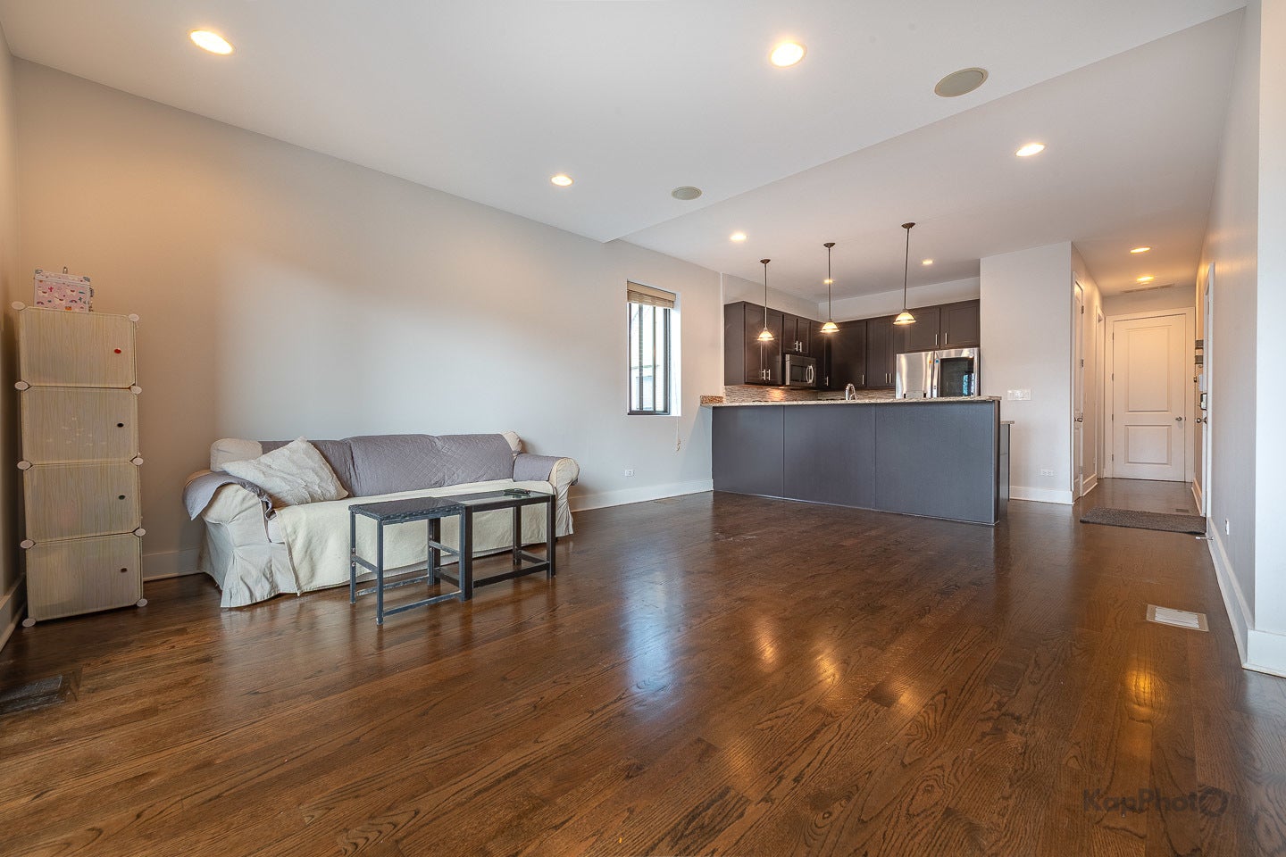 Chicago, Illinois, 60613, United States, 3 Bedrooms Bedrooms, ,2 BathroomsBathrooms,Residential,For Sale,2048399
