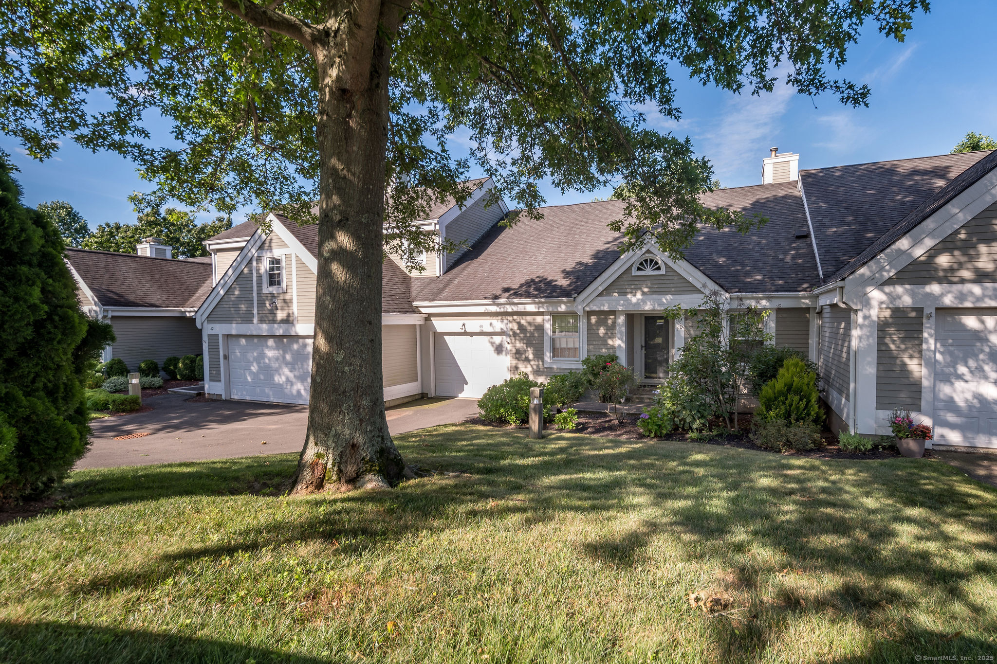 Madison, Connecticut, 06443, United States, 2 Bedrooms Bedrooms, ,3 BathroomsBathrooms,Residential,For Sale,1926954