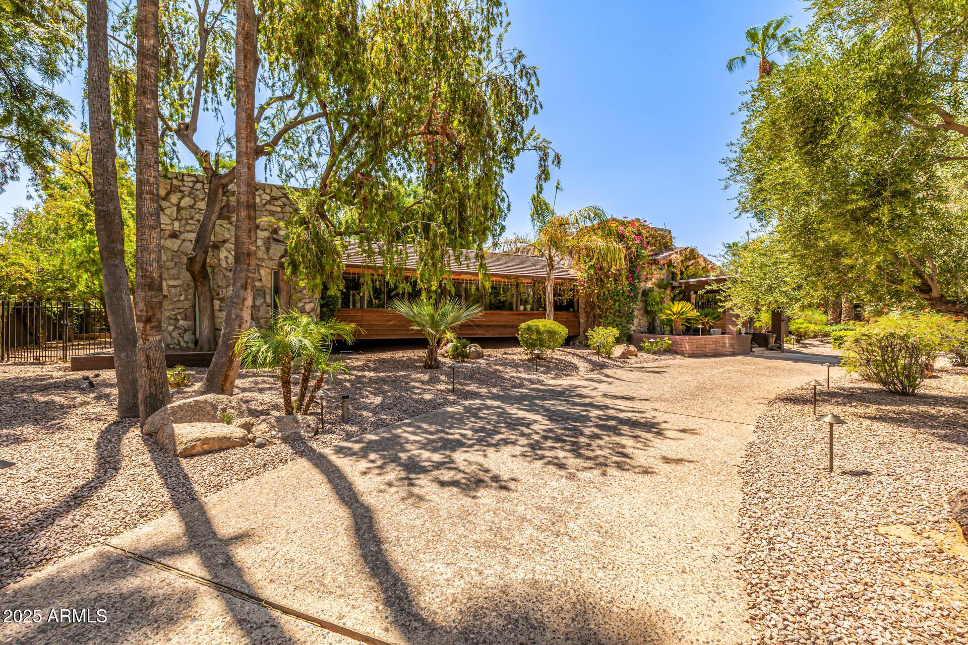 Paradise Valley, Arizona, 85253, United States, 4 Bedrooms Bedrooms, ,8 BathroomsBathrooms,Residential,For Sale,1914345