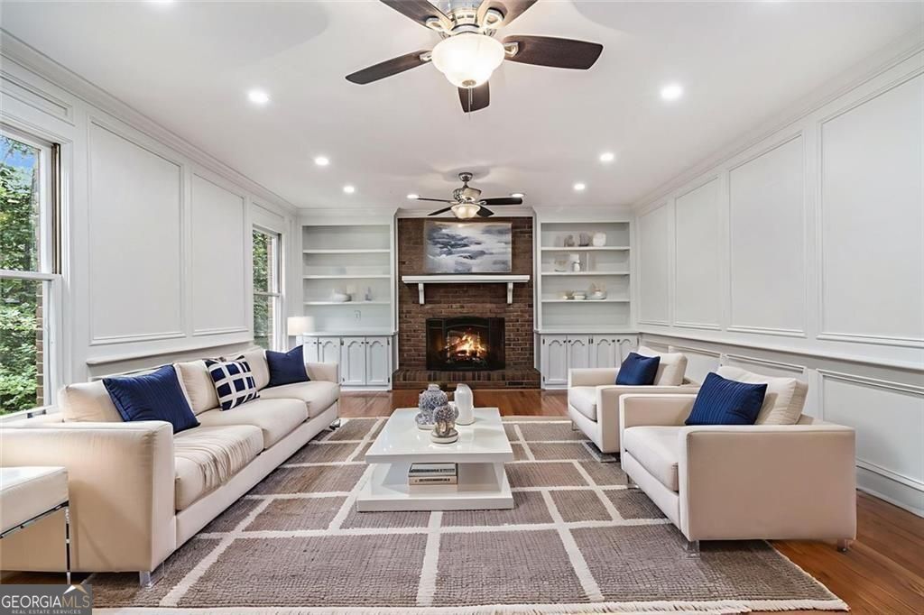 Roswell, Georgia, 30075, United States, 6 Bedrooms Bedrooms, ,4 BathroomsBathrooms,Residential,For Sale,1910371