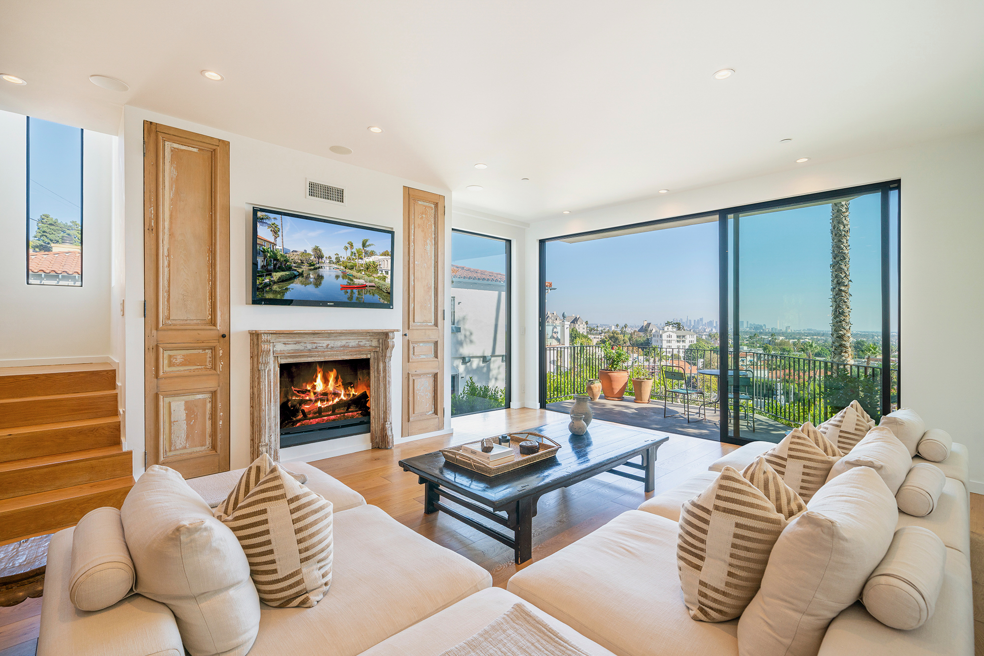  8241 Lincoln Terrace - 物件實景