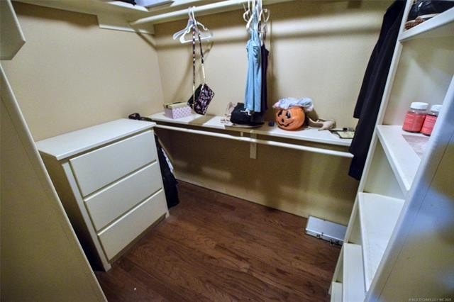 Hulbert, Oklahoma, 74441, United States, 4 Bedrooms Bedrooms, ,2 BathroomsBathrooms,Residential,For Sale,1983327