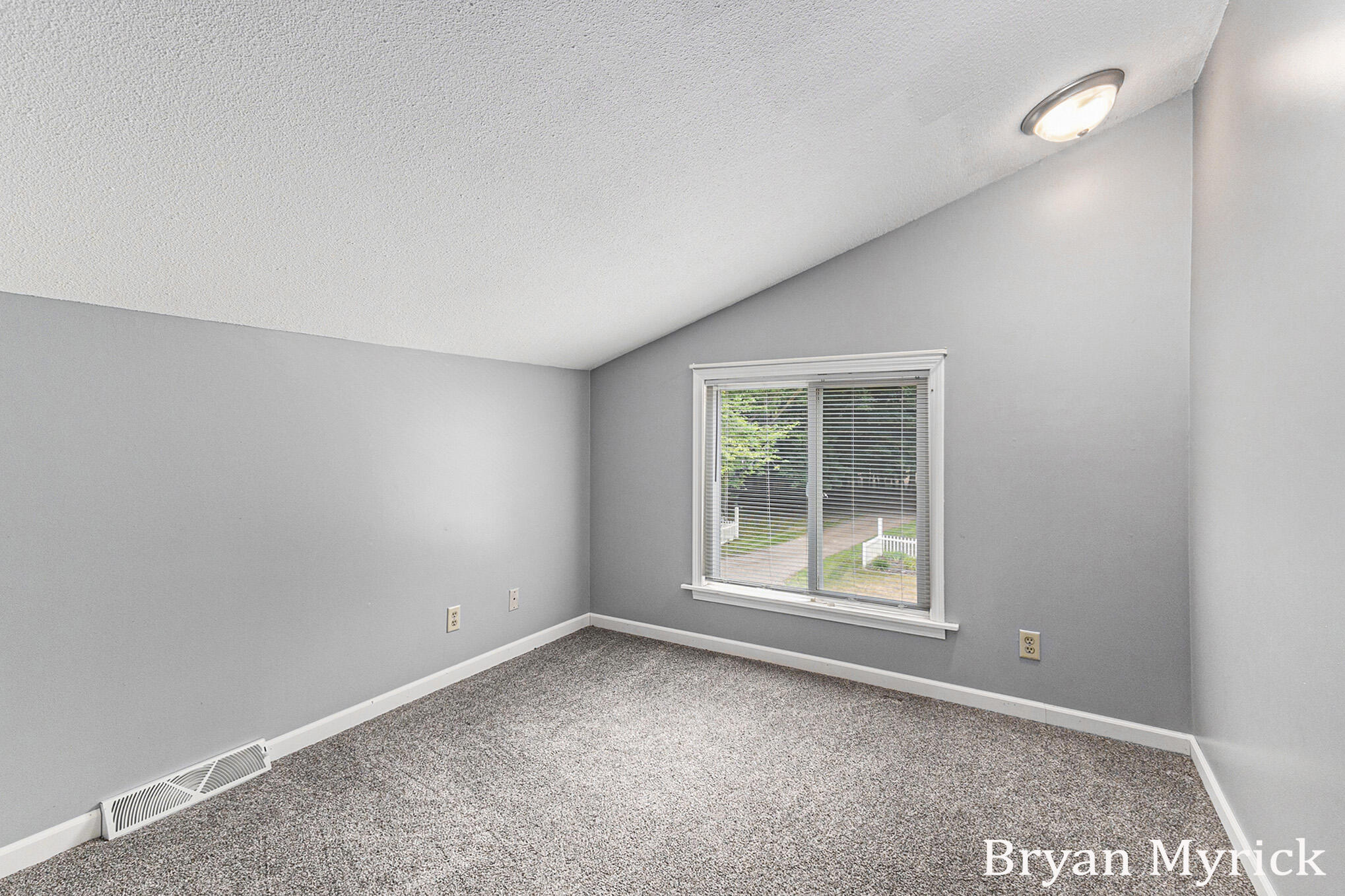 Holland, Michigan, 49423, United States, 3 Bedrooms Bedrooms, ,3 BathroomsBathrooms,Residential,For Sale,1892685