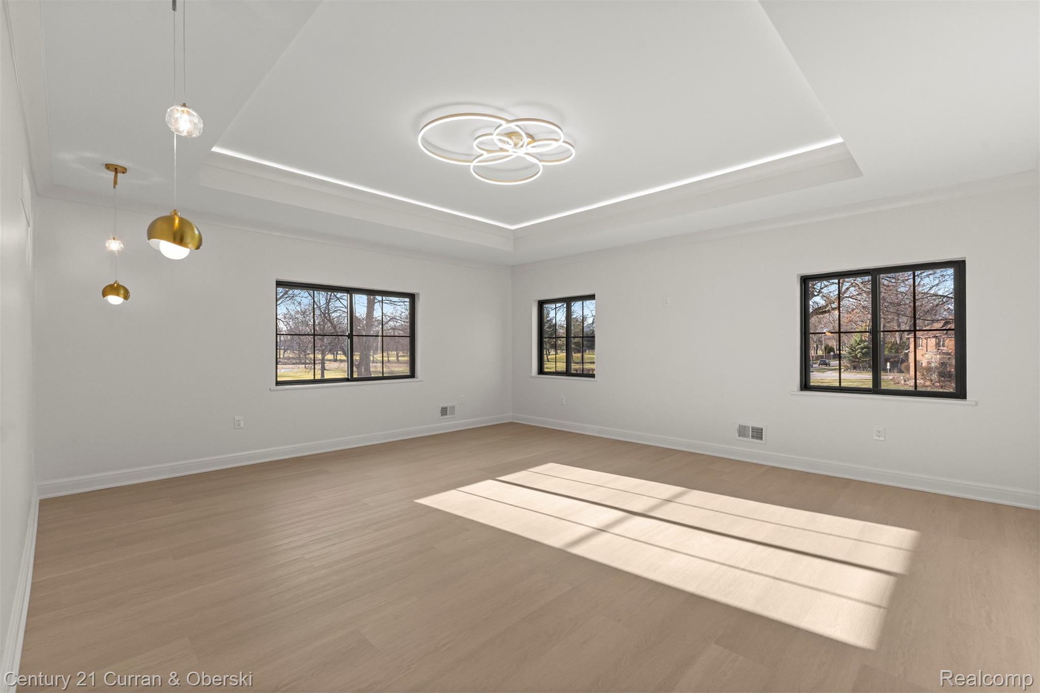 Dearborn, Michigan, 48128, United States, 5 Bedrooms Bedrooms, ,5 BathroomsBathrooms,Residential,For Sale,2030794