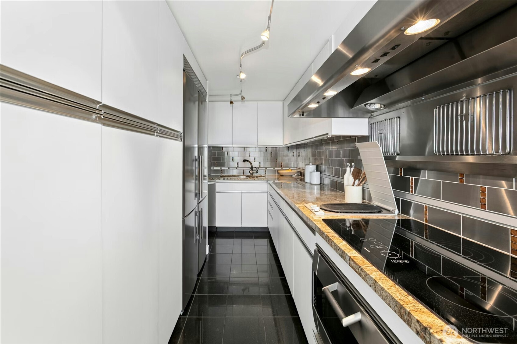 Seattle, Washington, 98102, United States, 1 Bedroom Bedrooms, ,1 BathroomBathrooms,Residential,For Sale,1866221