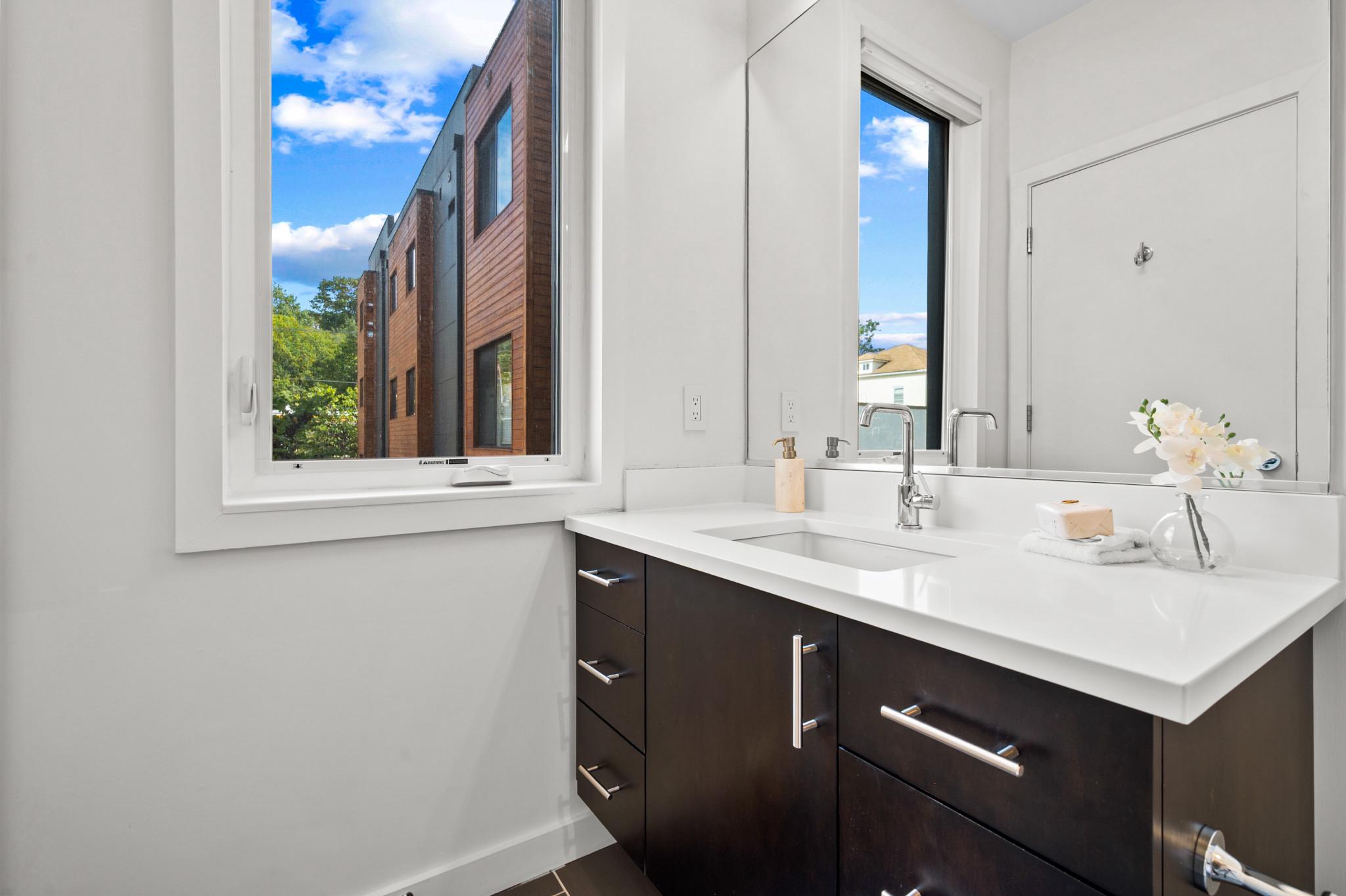  1032 Otis Street NE, Washington, DC, 20017 - 物件實景